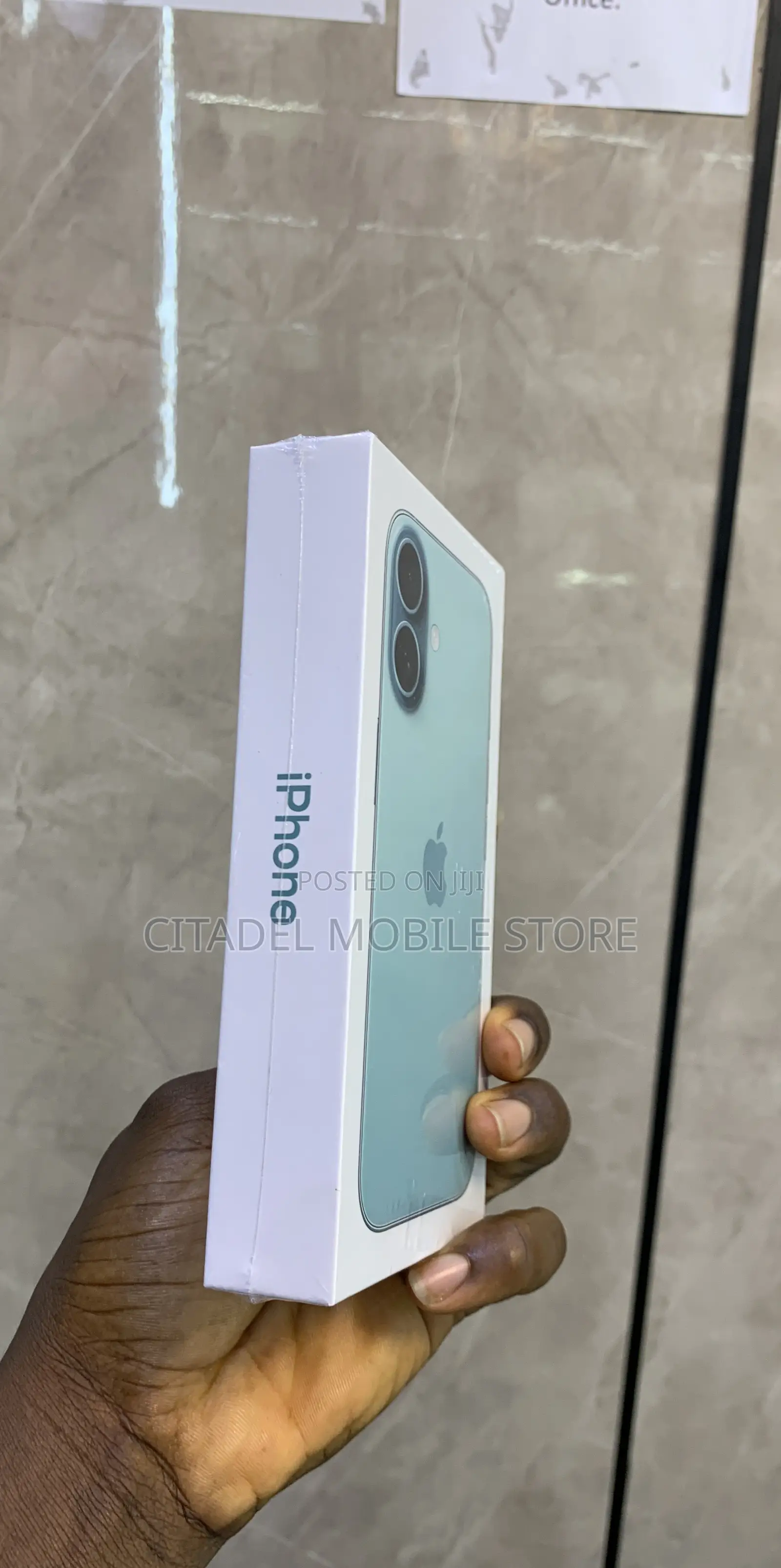 New Apple iPhone 16 256 GB Green
