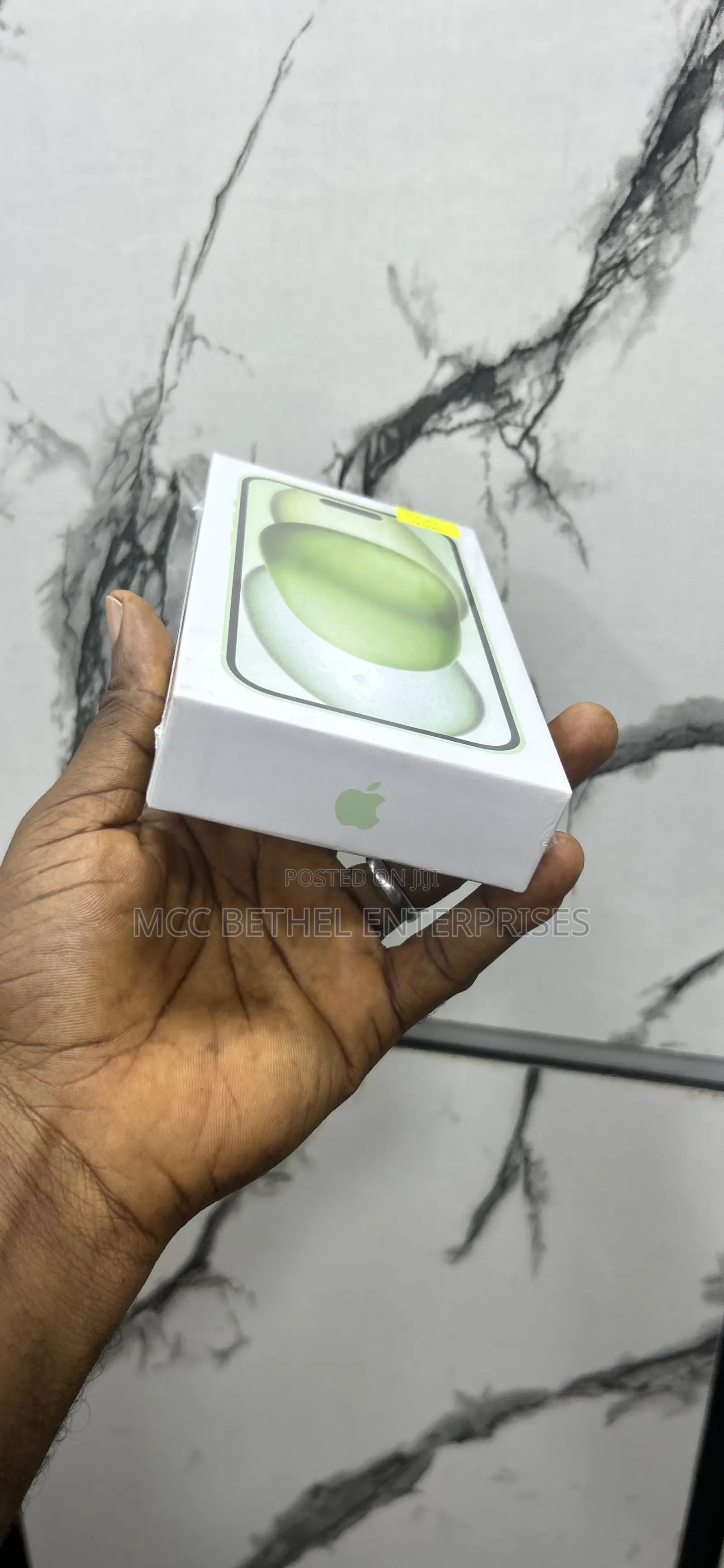 New Apple iPhone 15 128 GB Green