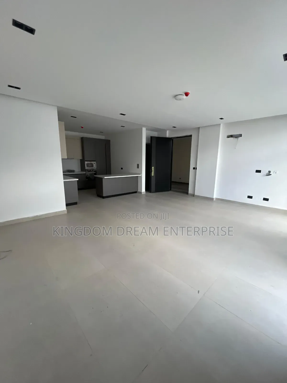 3bdrm Apartment in Lekki Phase 1 for sale
