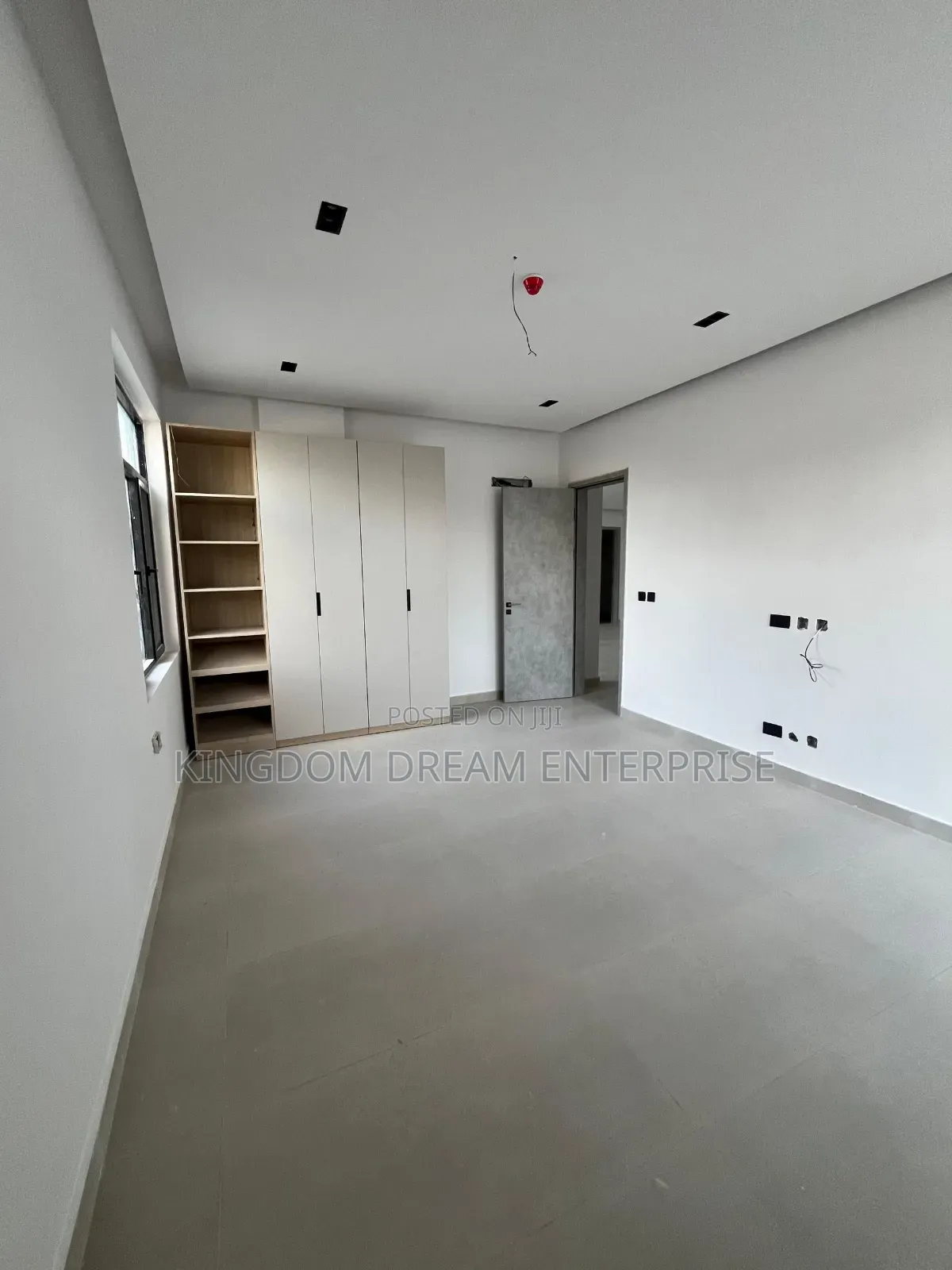 3bdrm Apartment in Lekki Phase 1 for sale
