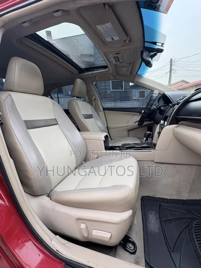 Toyota Camry XLE 4dr Sedan (2.5L 4cyl 6A) 2013 Red