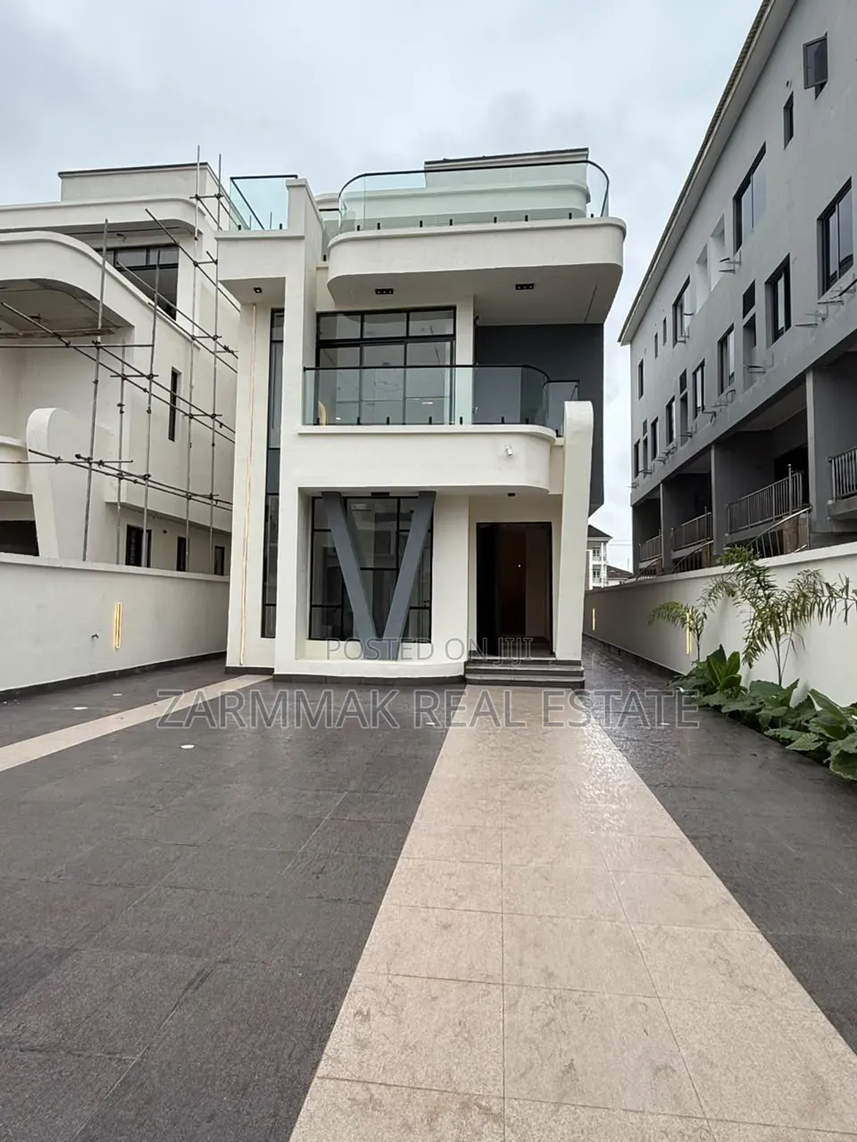 5bdrm Duplex in Lekki for sale