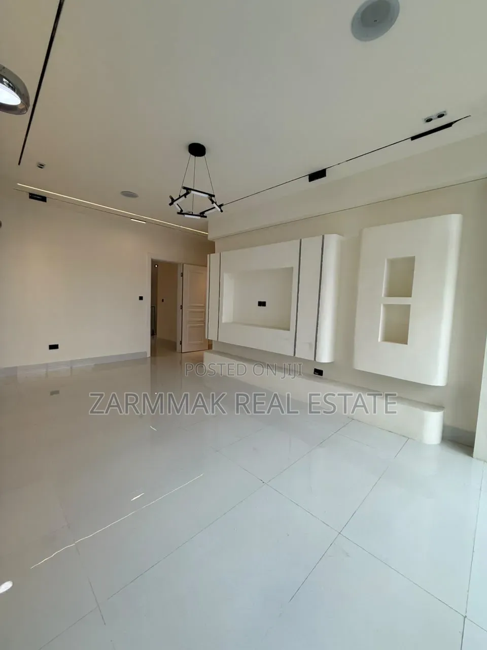 5bdrm Duplex in Lekki for sale