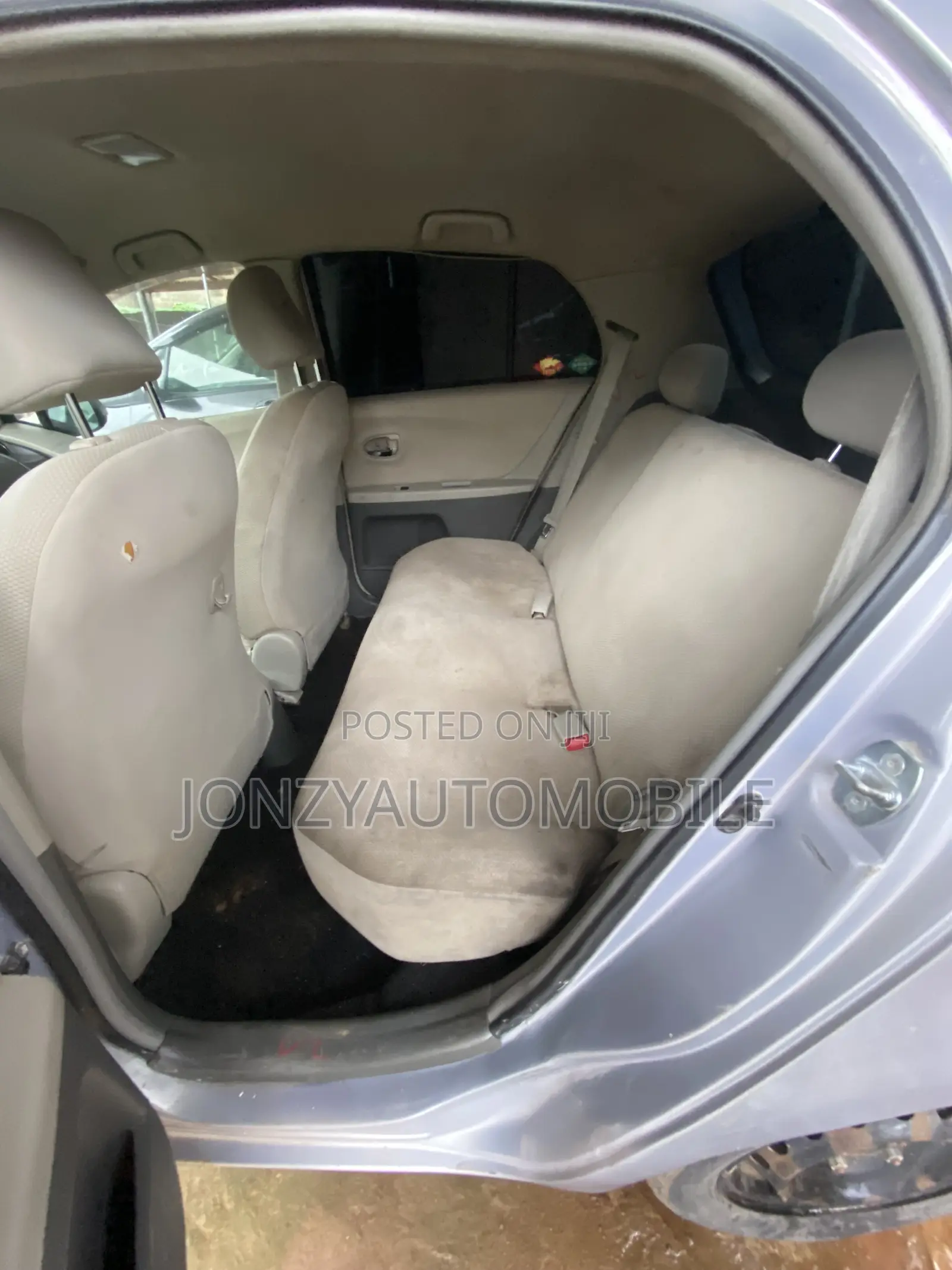 Toyota Yaris 2010 Silver