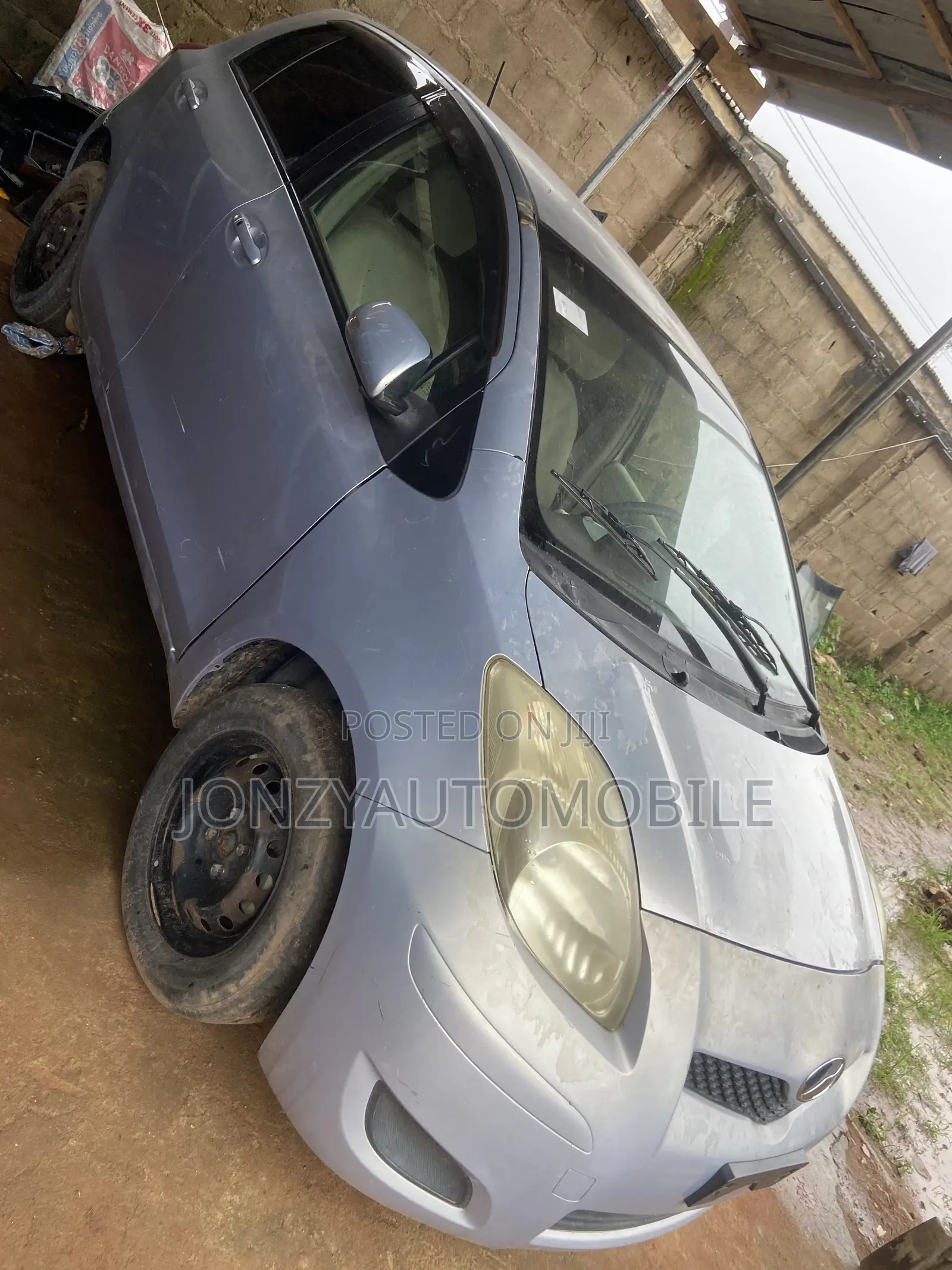 Toyota Yaris 2010 Silver