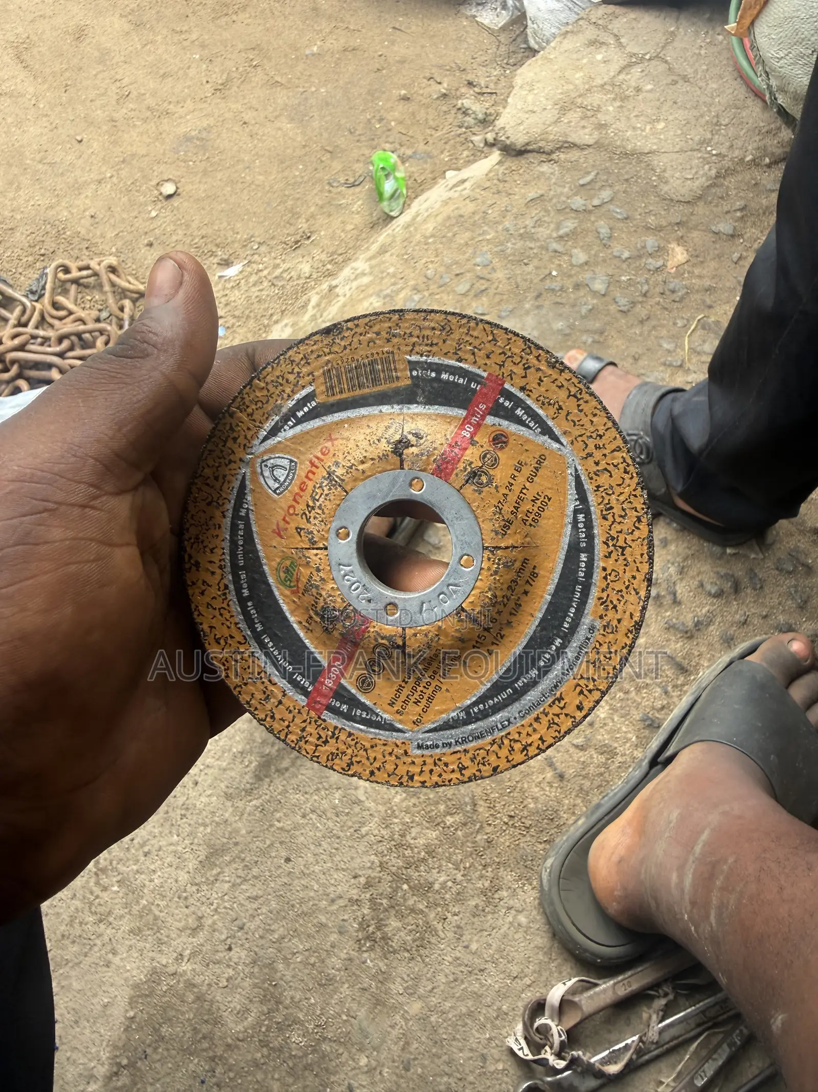 A 115mm (4.5 Inch) Kronenflex a 24 Ex Cutting Disc