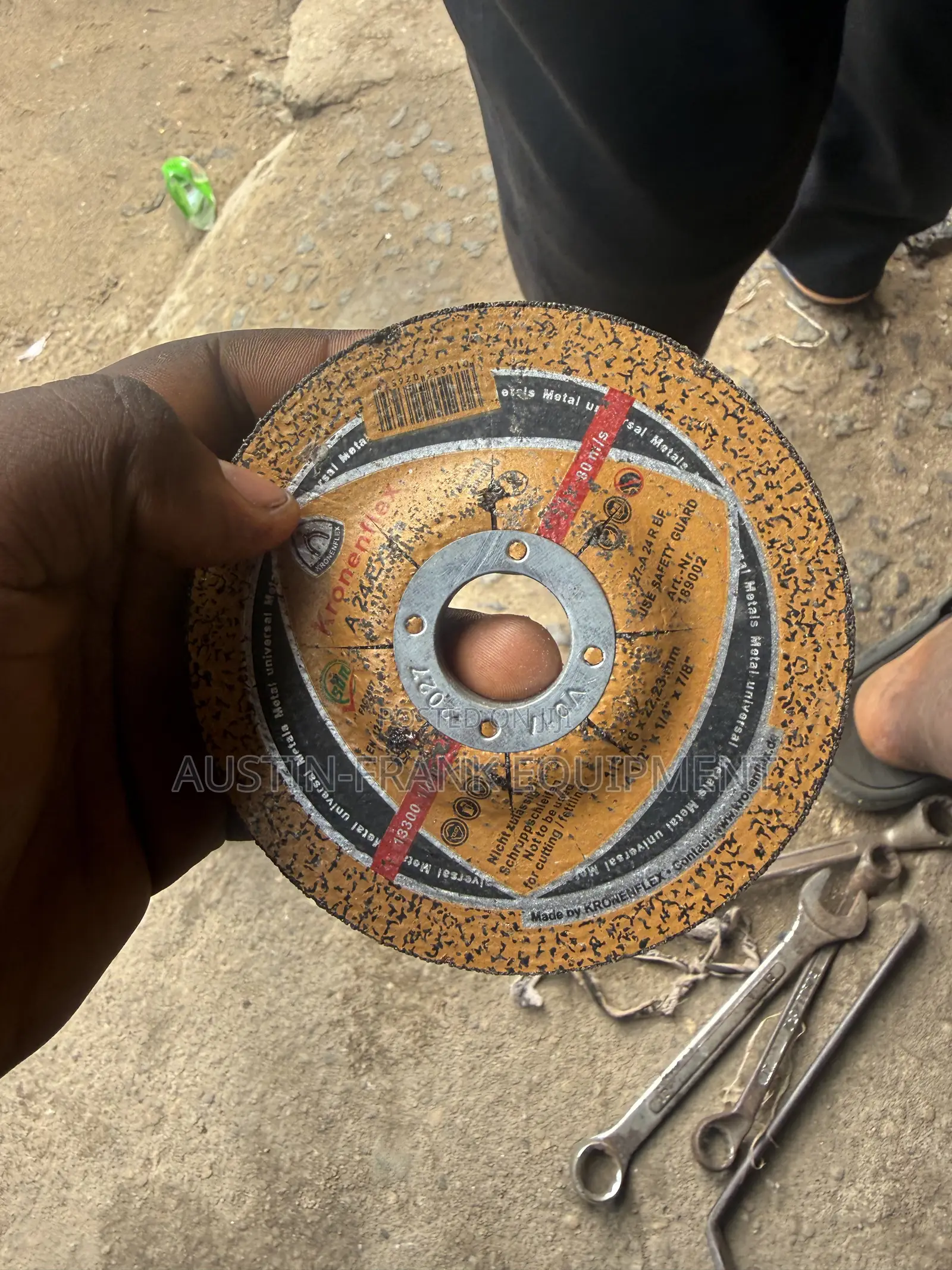 A 115mm (4.5 Inch) Kronenflex a 24 Ex Cutting Disc