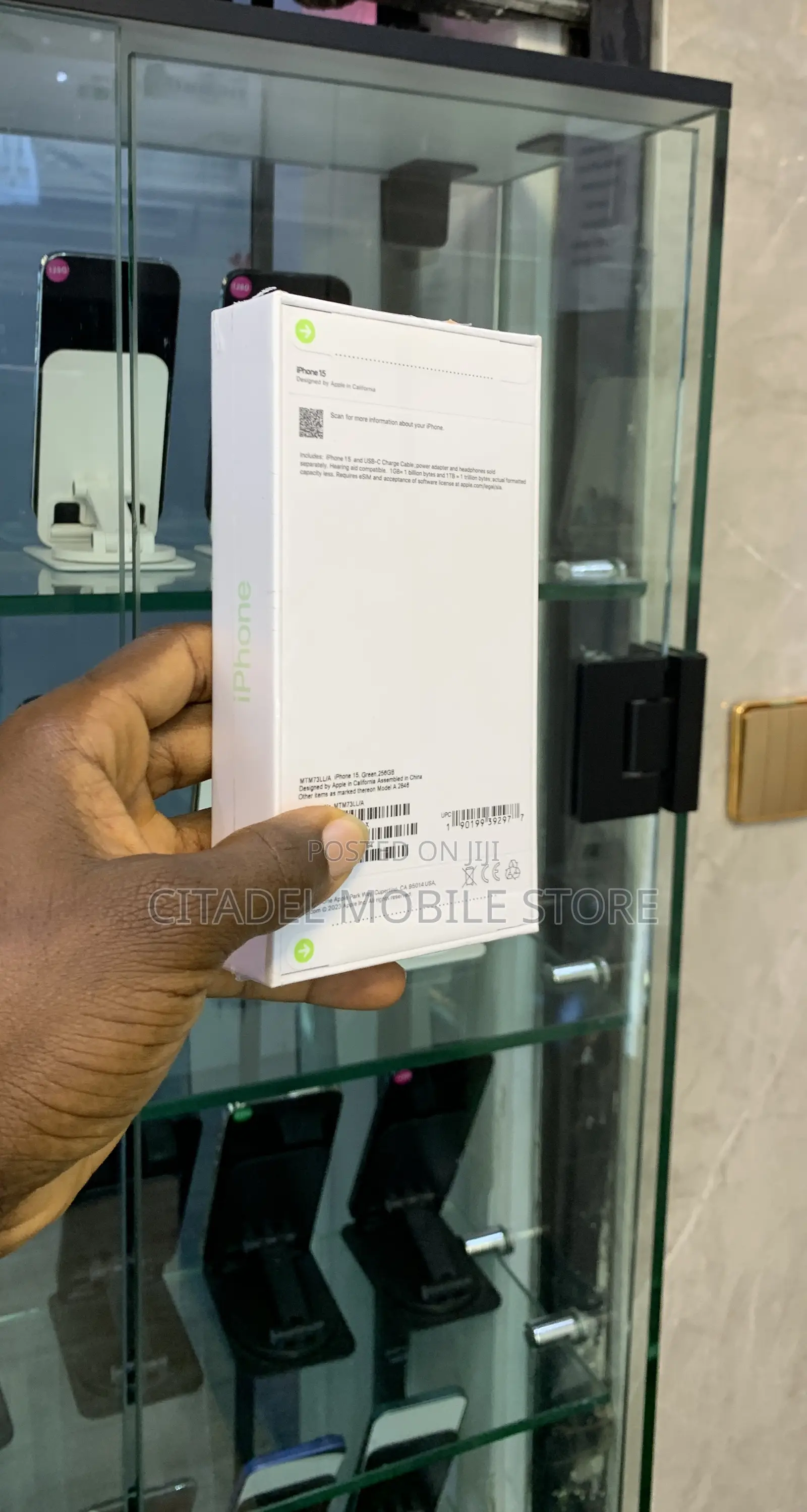 New Apple iPhone 15 256 GB Green