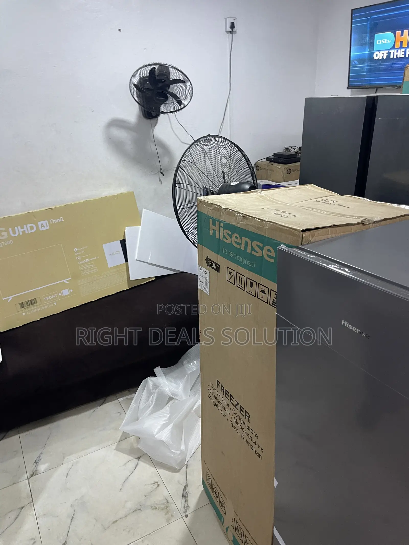Hisense Rs189dr Refrigerator With Efficient Freezer Compartment