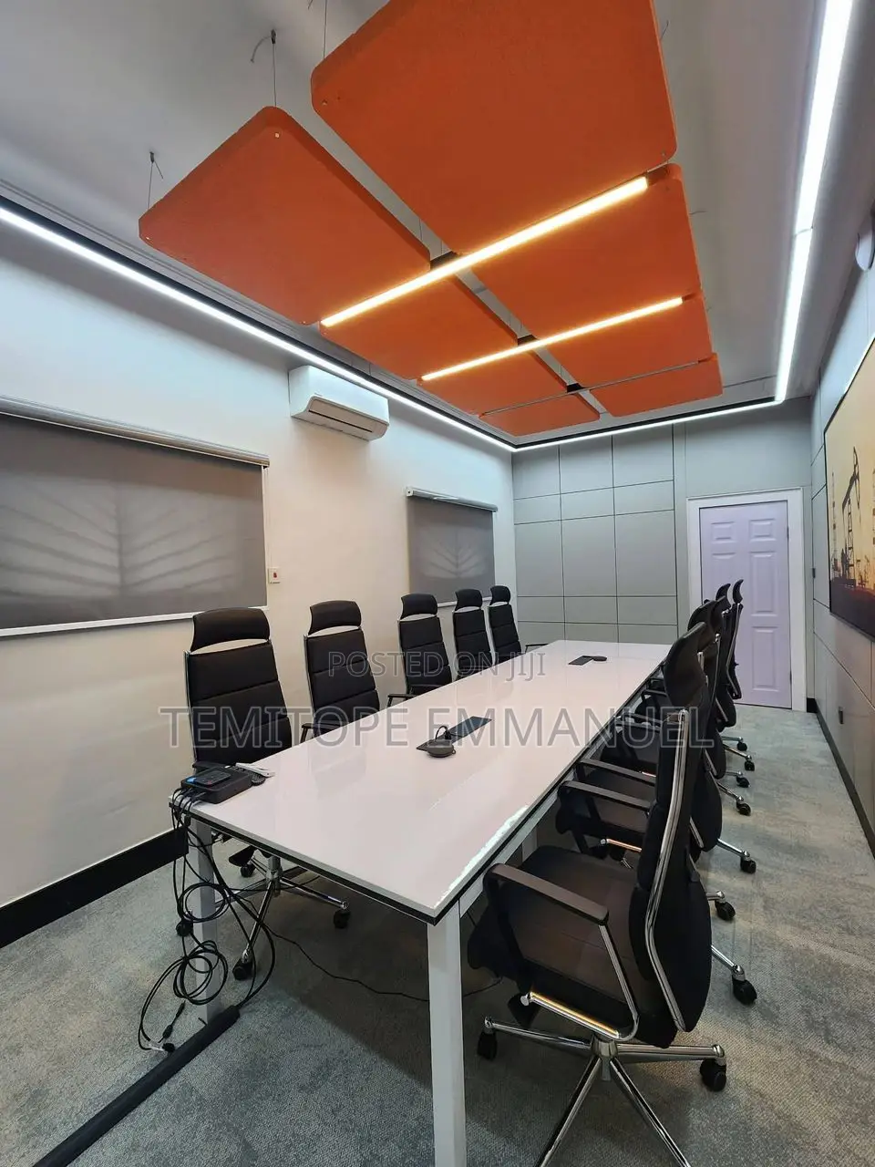 Massive Office Building on 2000sqm