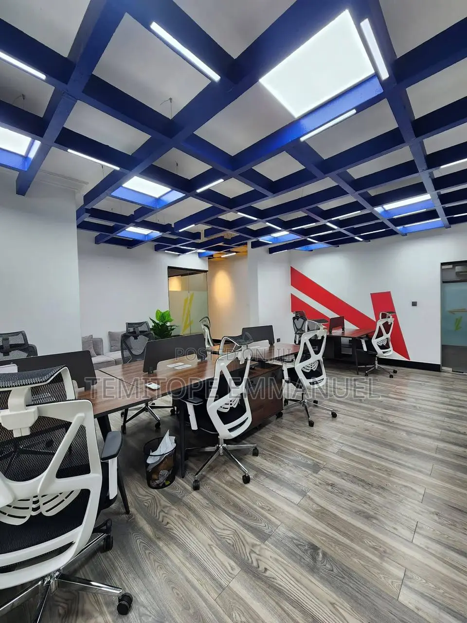 Massive Office Building on 2000sqm