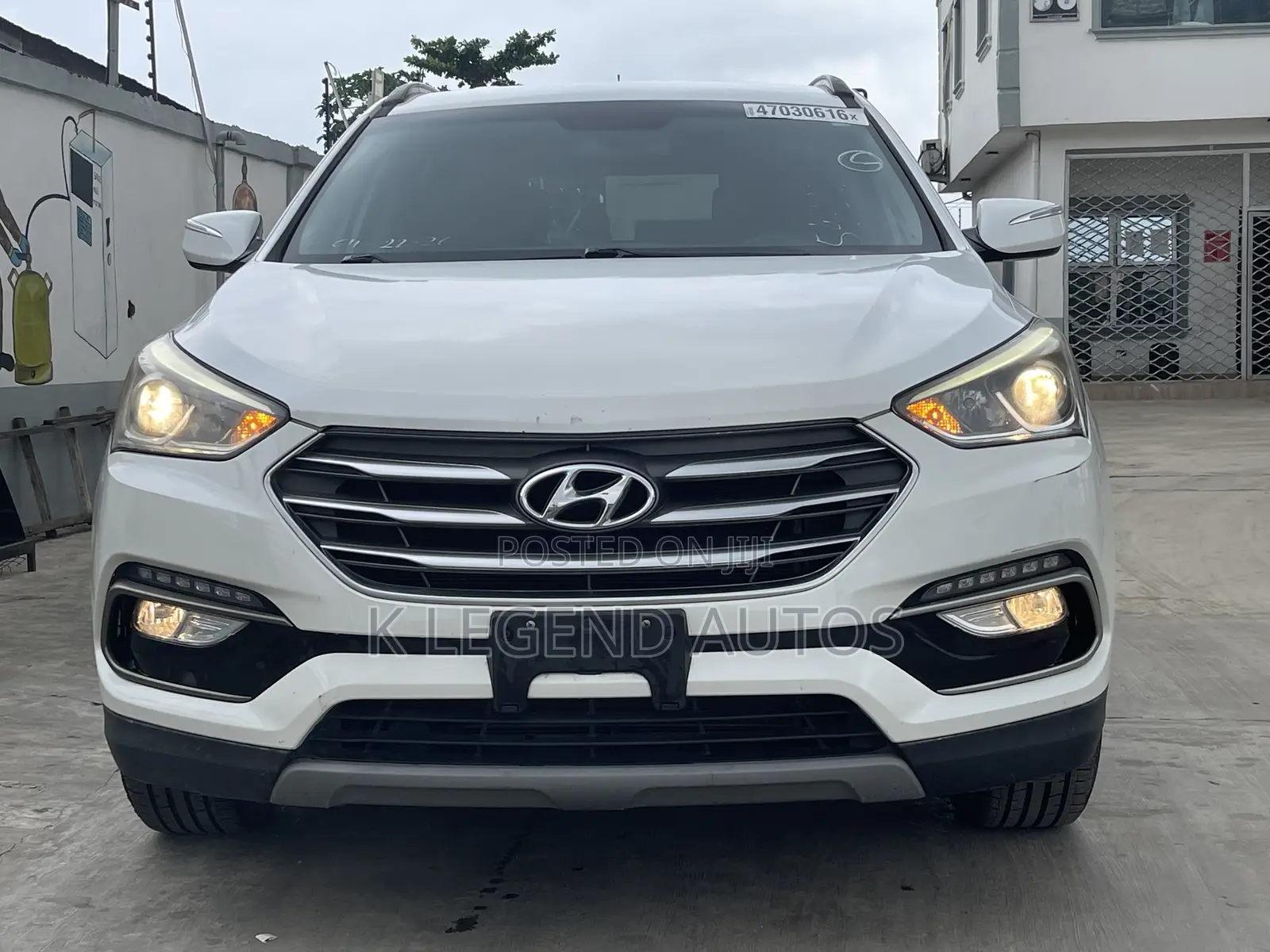 Hyundai Santa Fe SE AWD 2018 White