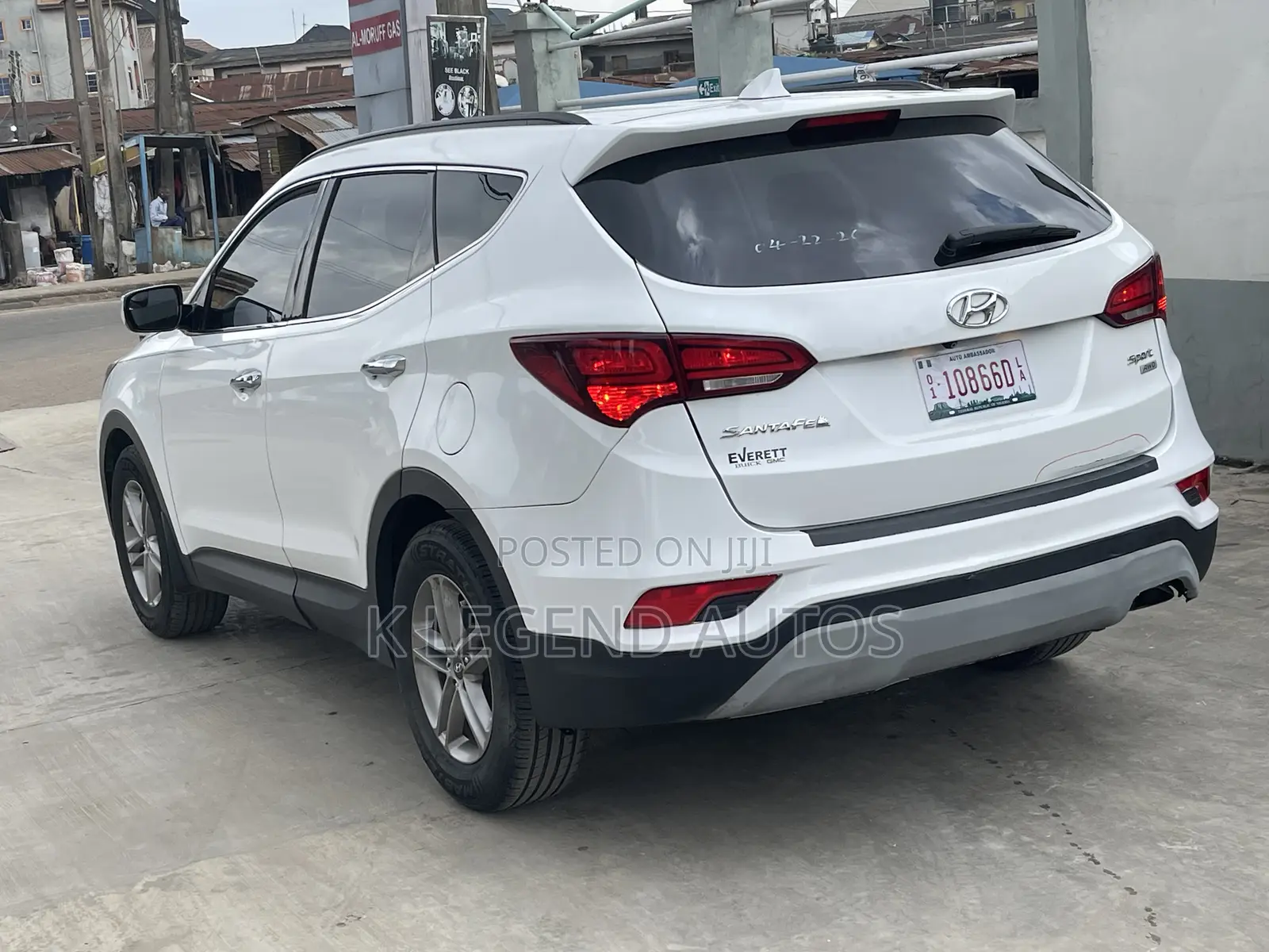 Hyundai Santa Fe SE AWD 2018 White