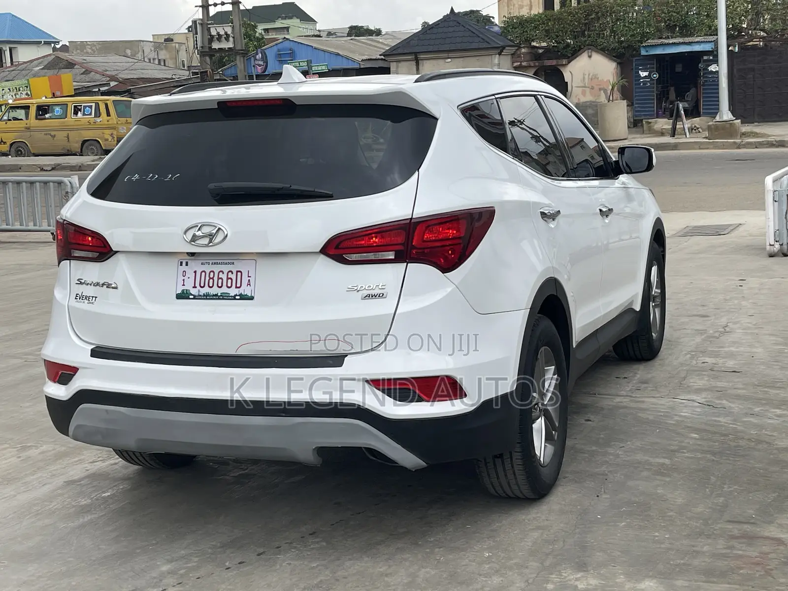 Hyundai Santa Fe SE AWD 2018 White