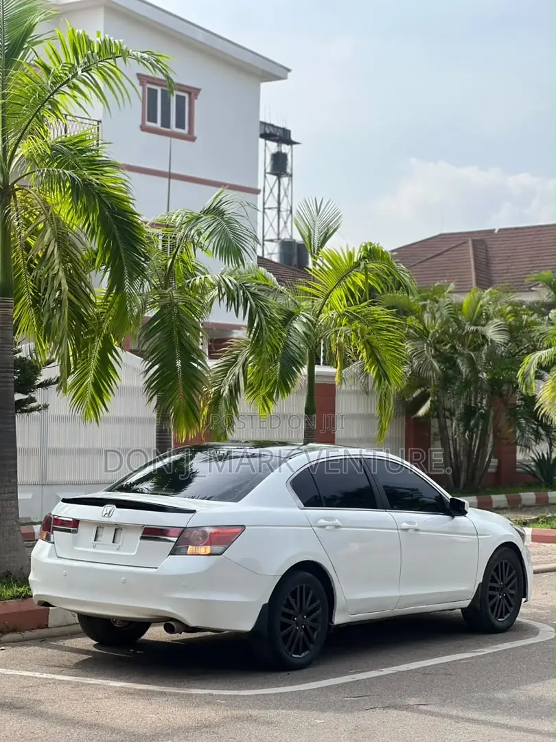 Honda Accord 2010 White