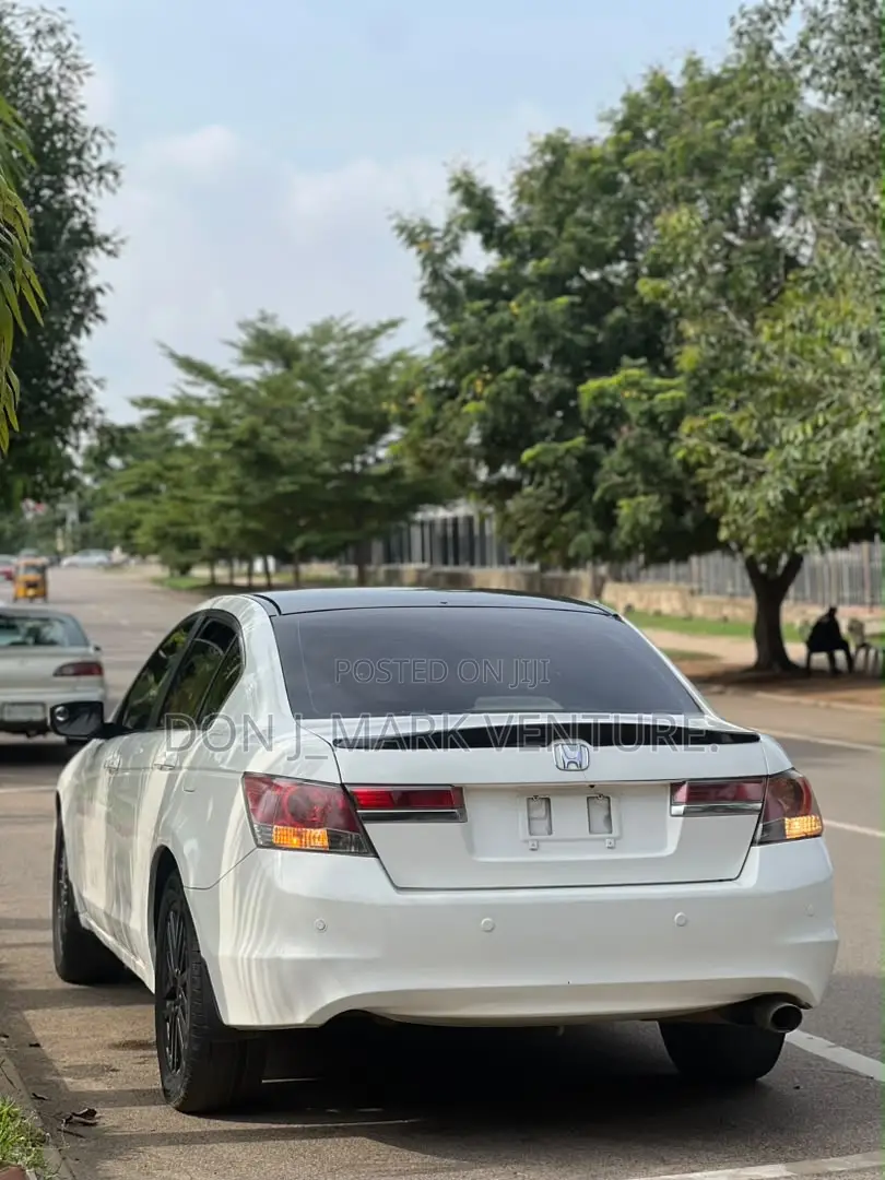 Honda Accord 2010 White