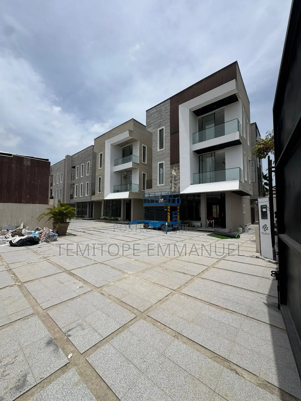 Furnished 5bdrm House in Parkview Estate for sale