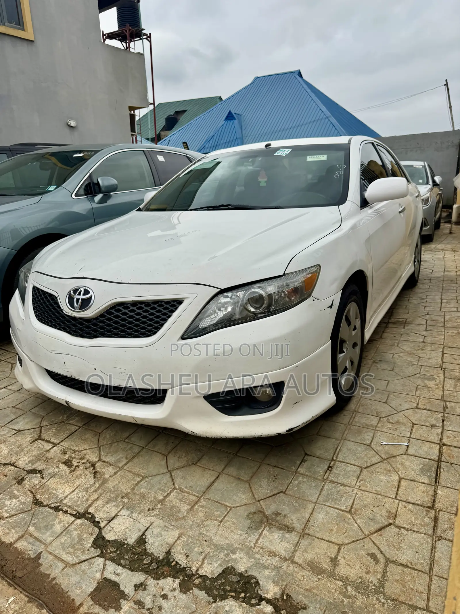Toyota Camry SE 4dr Sedan (2.5L 4cyl 6A) 2011 White