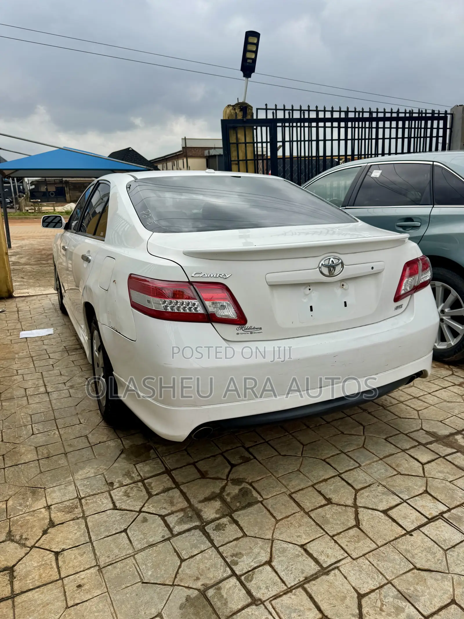 Toyota Camry SE 4dr Sedan (2.5L 4cyl 6A) 2011 White