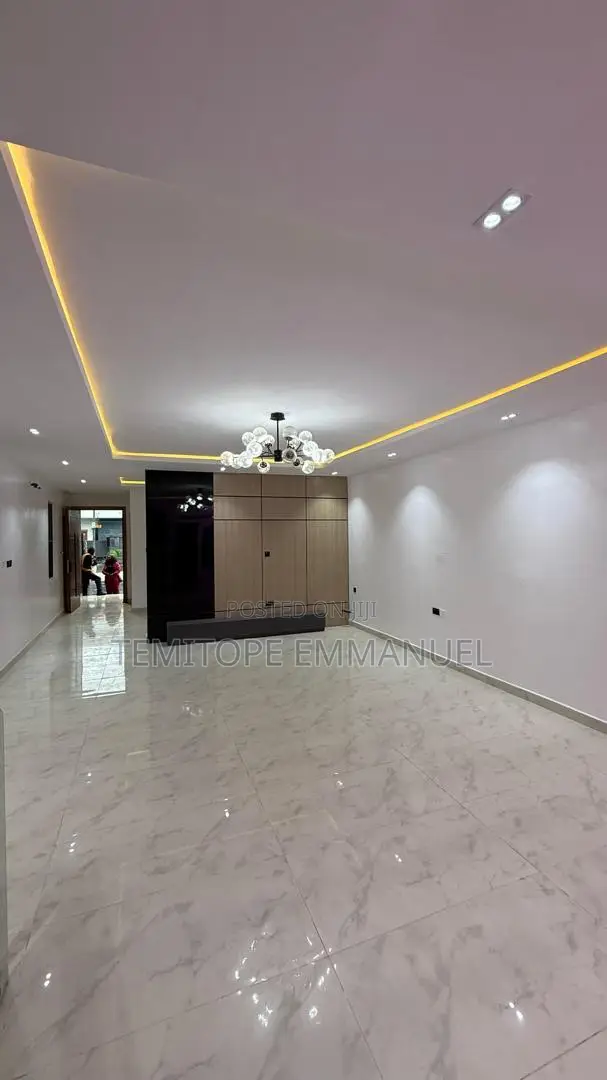 Furnished 5bdrm House in Ologolo for sale