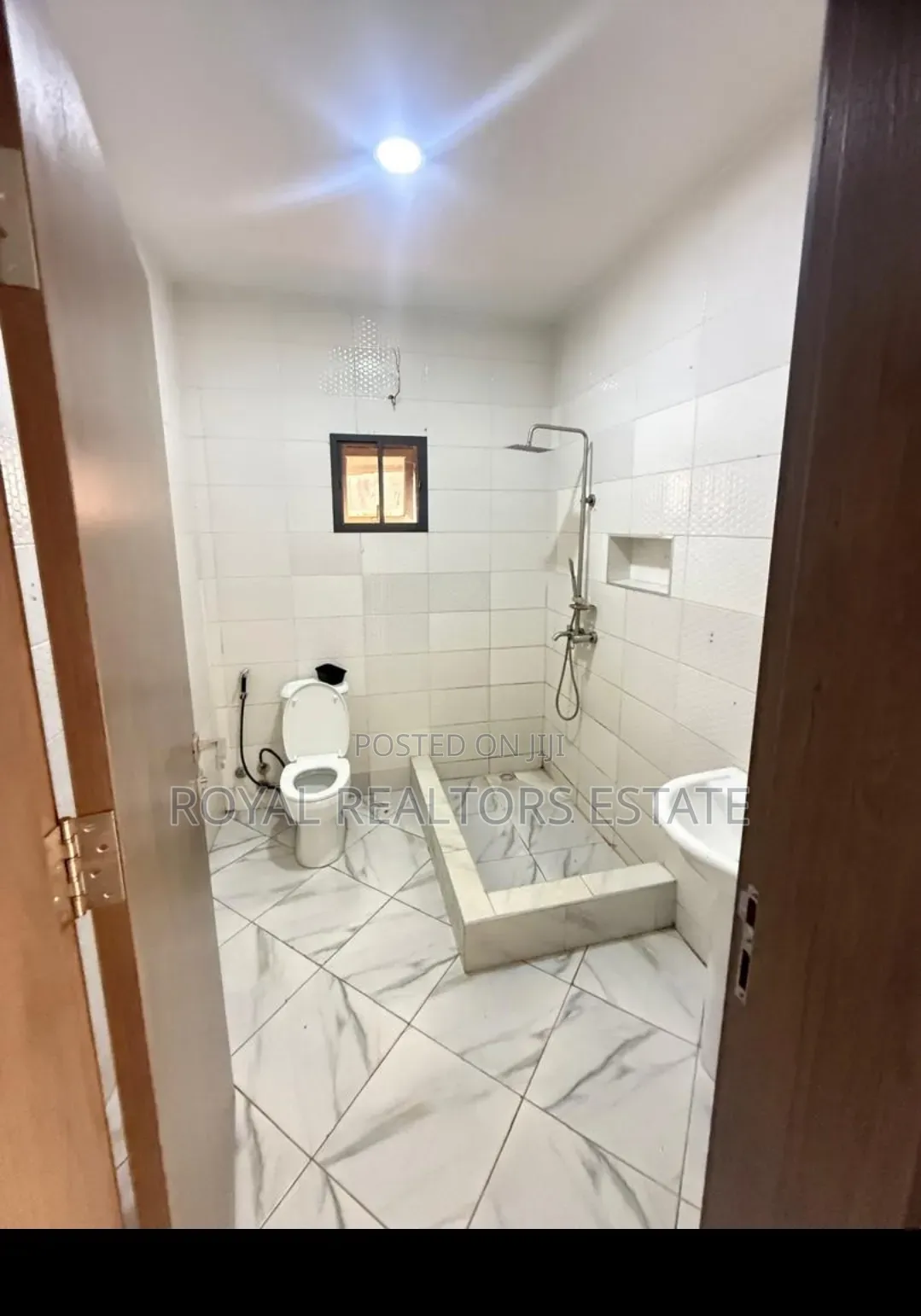 4bdrm Townhouse / Terrace in Jahi for rent