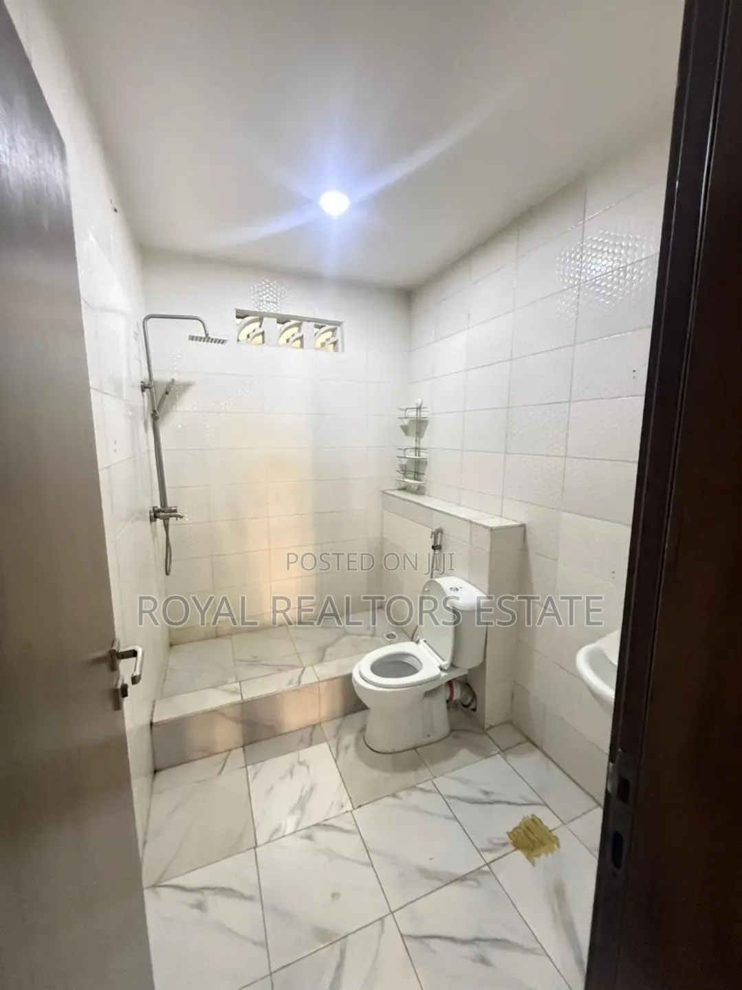 4bdrm Townhouse / Terrace in Jahi for rent