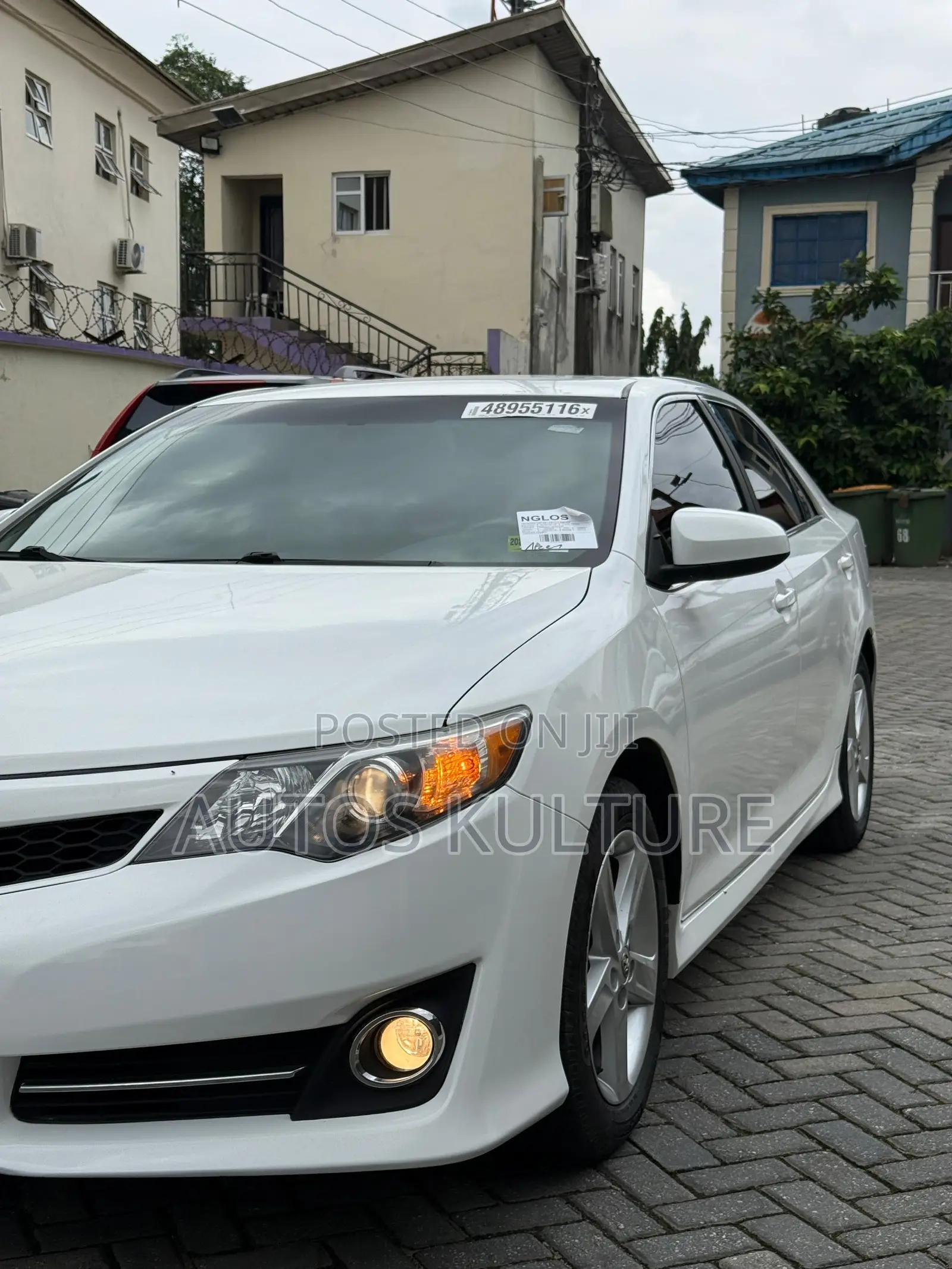 Toyota Camry SE 4dr Sedan (2.5L 4cyl 6A) 2012 White
