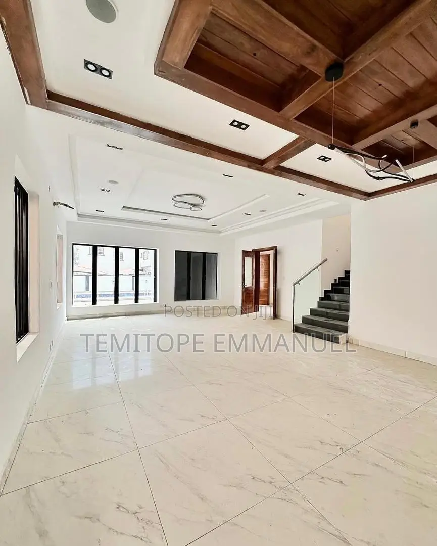 Furnished 5bdrm House in Lekki Phase 1 for sale