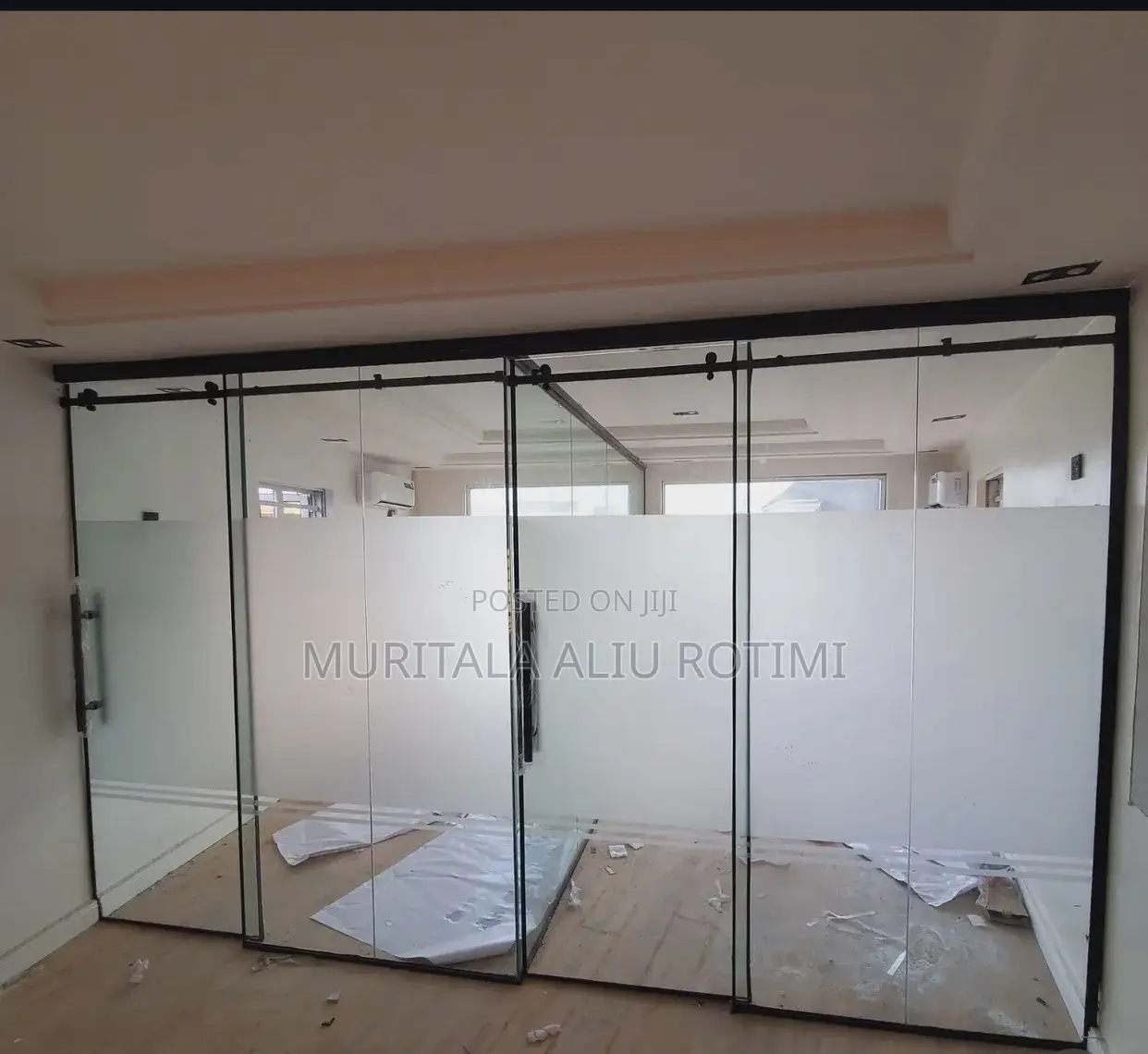 Frameless Office Partition
