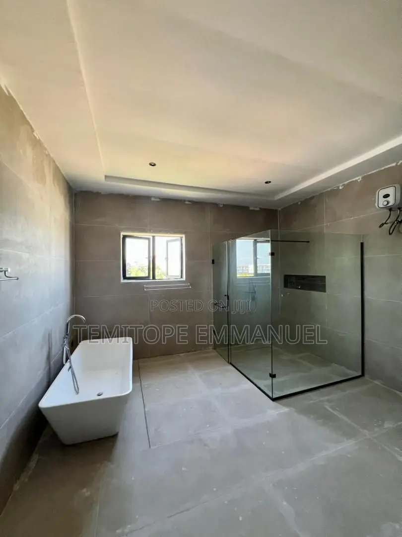 Furnished 6bdrm Duplex in Ikate for sale