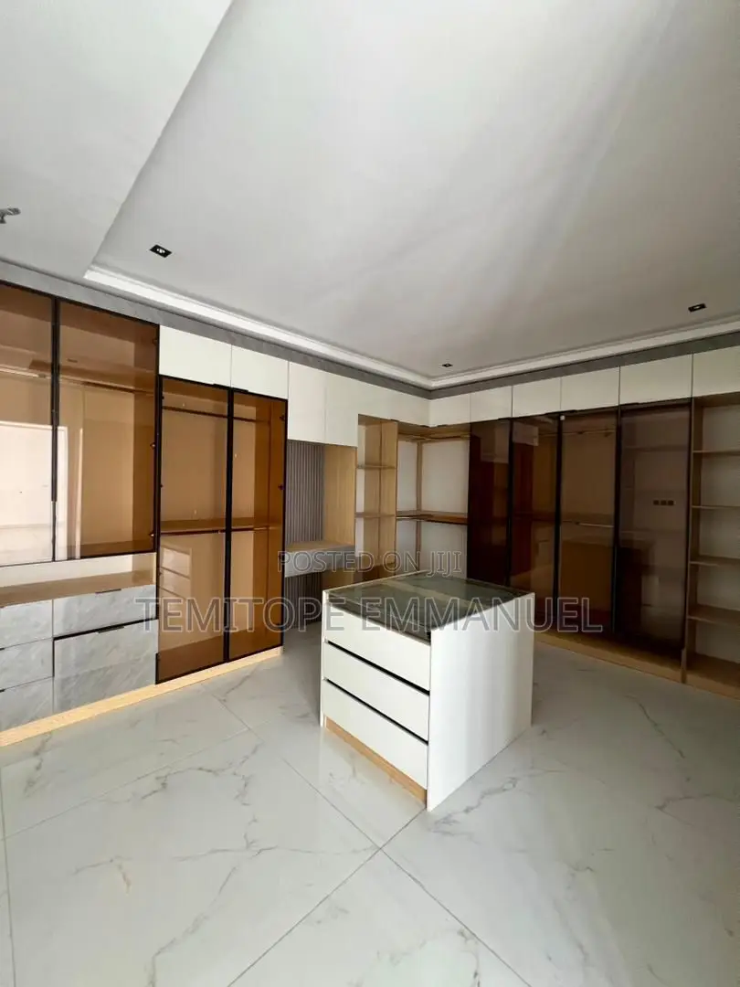 Furnished 6bdrm Duplex in Ikate for sale