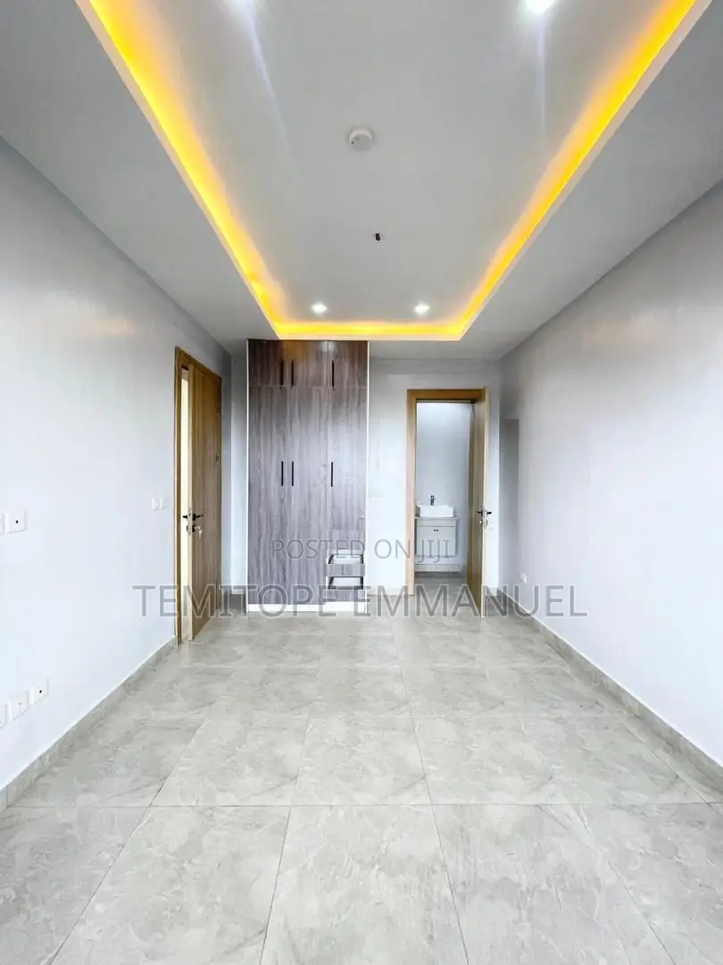 Furnished 3bdrm Apartment in Lekki Phase 1 for sale