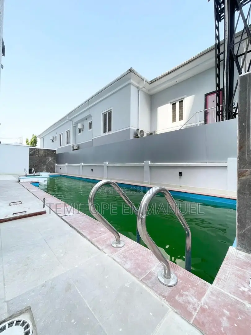 Furnished 3bdrm Apartment in Lekki Phase 1 for sale