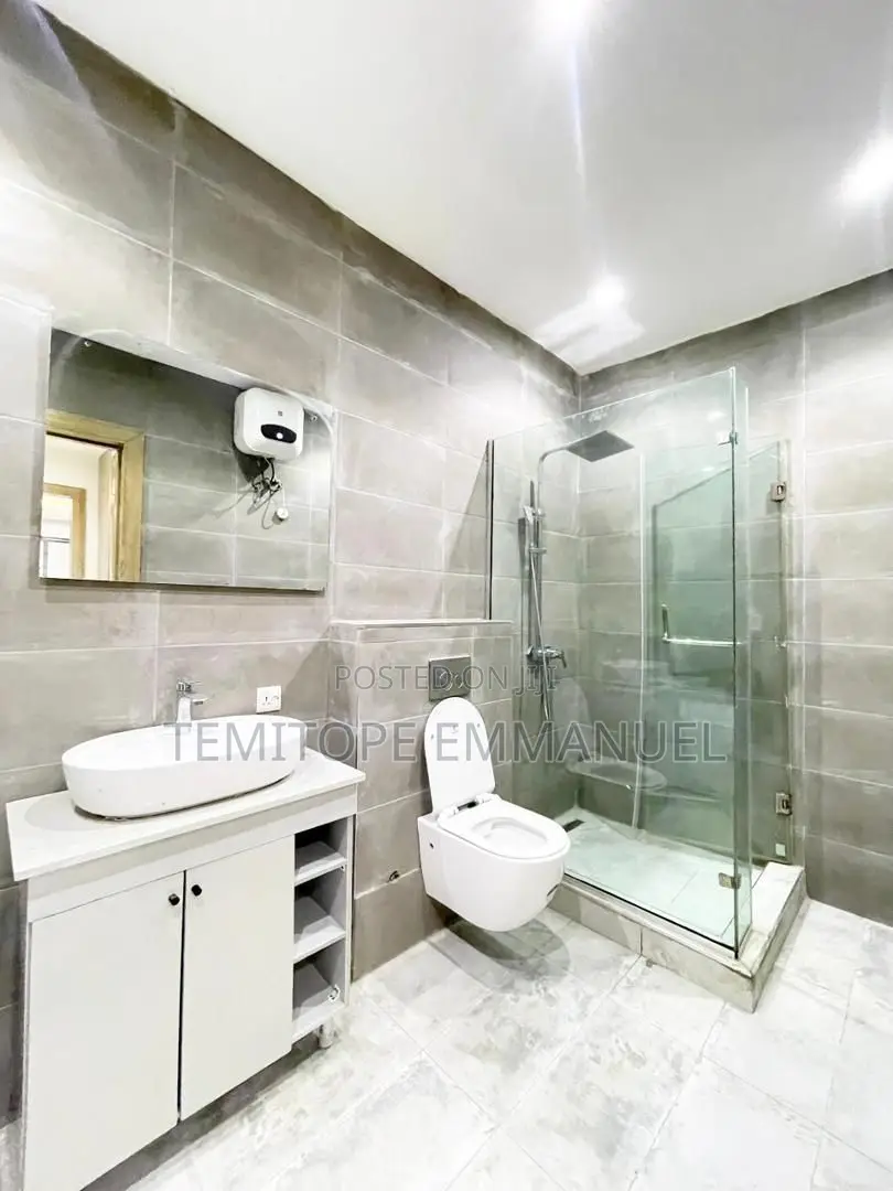 Furnished 3bdrm Apartment in Lekki Phase 1 for sale