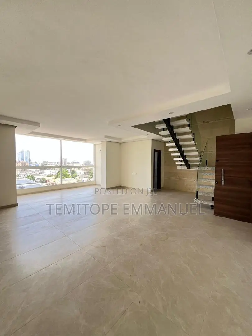 Furnished 4bdrm Penthouse in Victoria Island for sale