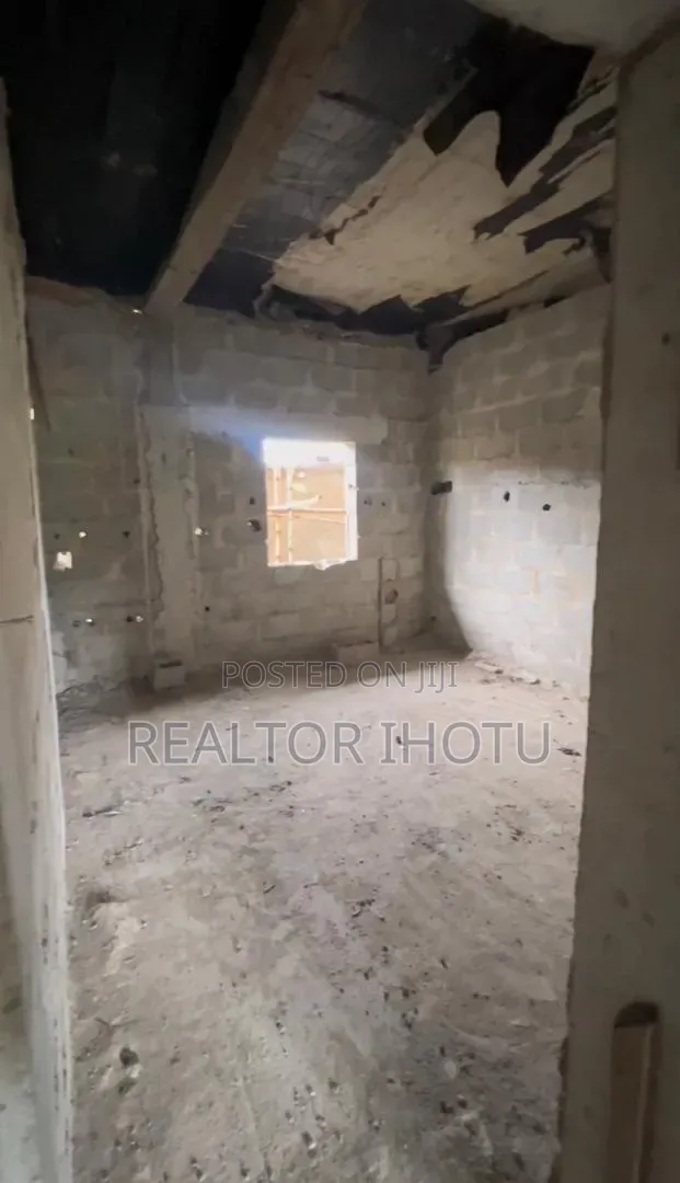 4bdrm Townhouse/Terrace in Guzape District for sale