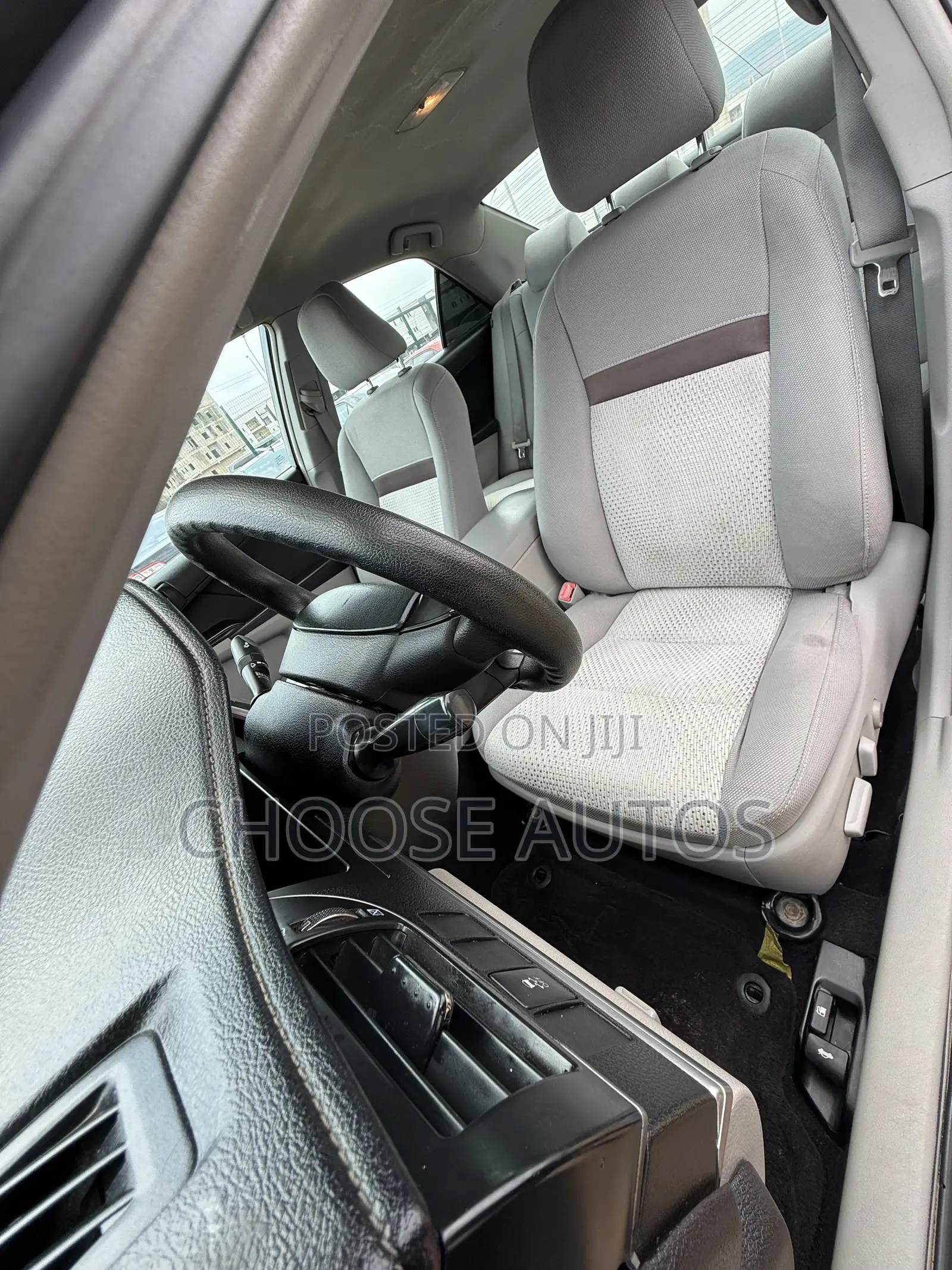 Toyota Camry LE 4dr Sedan (2.5L 4cyl 6A) 2013 Gray