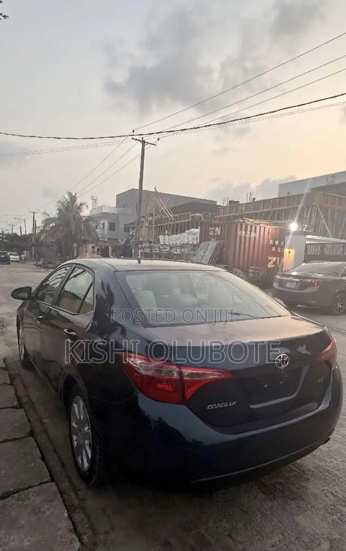 Toyota Corolla 2017 Blue