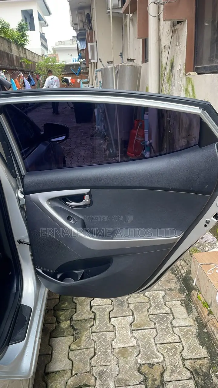 Hyundai Avante 2014 Silver