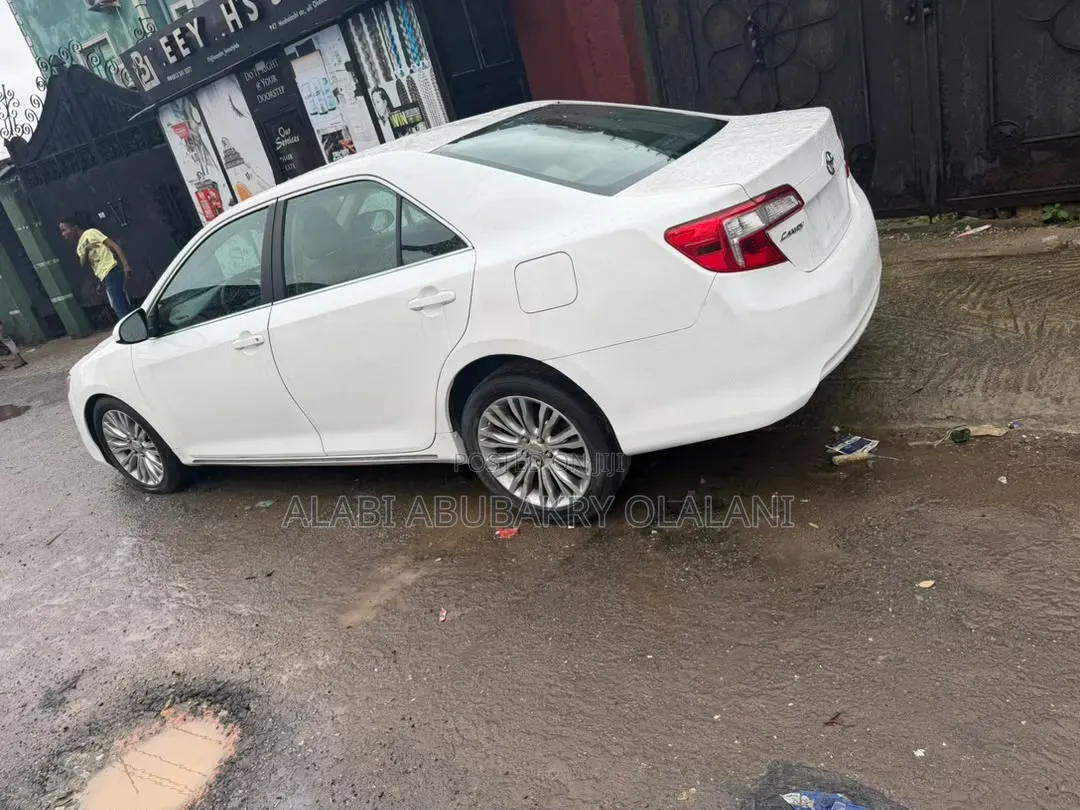 Toyota Camry 2013 Off white