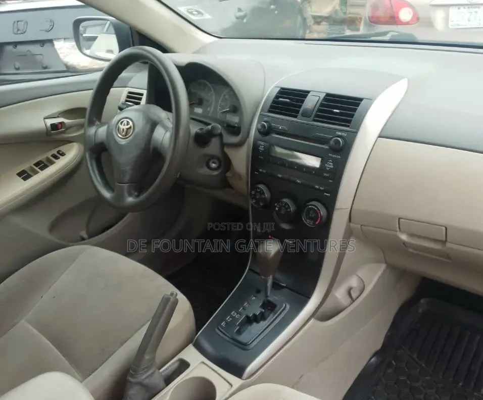 Toyota Corolla 2009 Gold