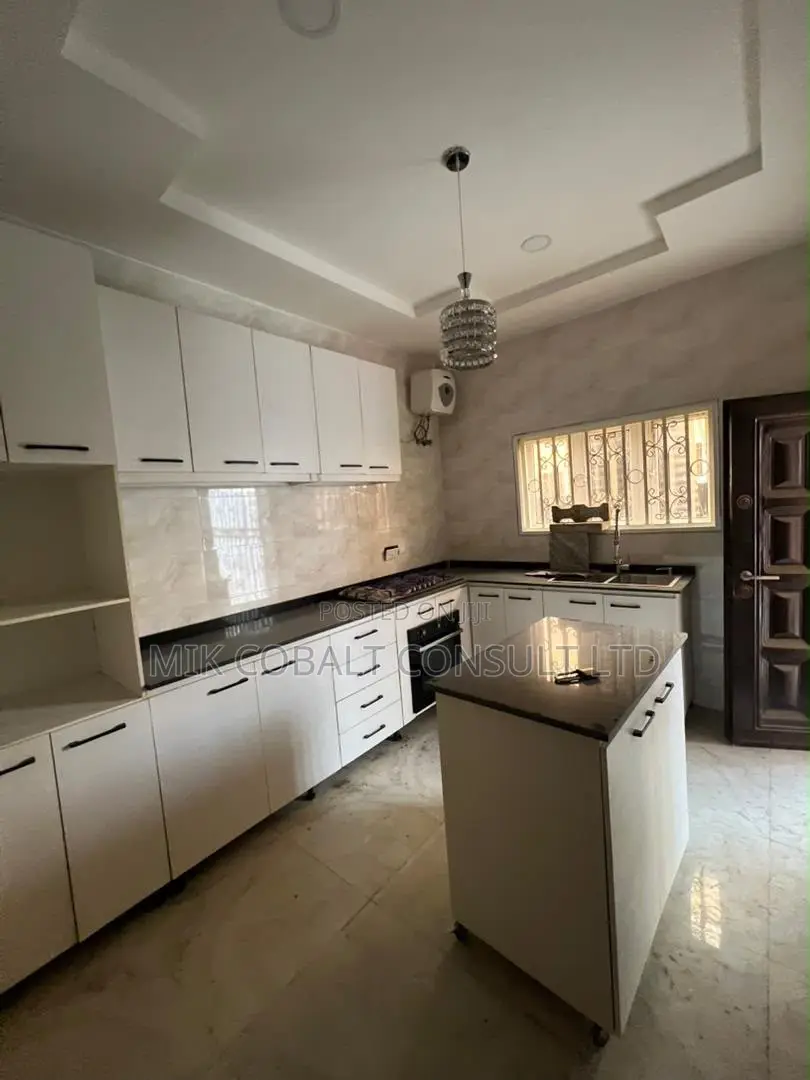 4bdrm Duplex in Diplomatic Zone, Katampe Extension for rent