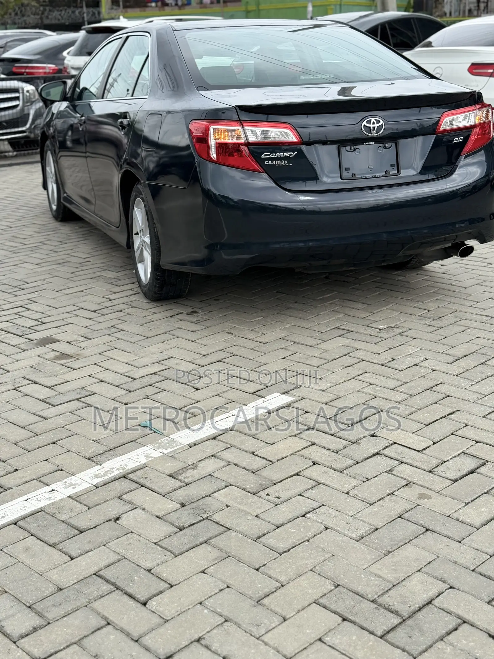 Toyota Camry SE 4dr Sedan (2.5L 4cyl 6A) 2014