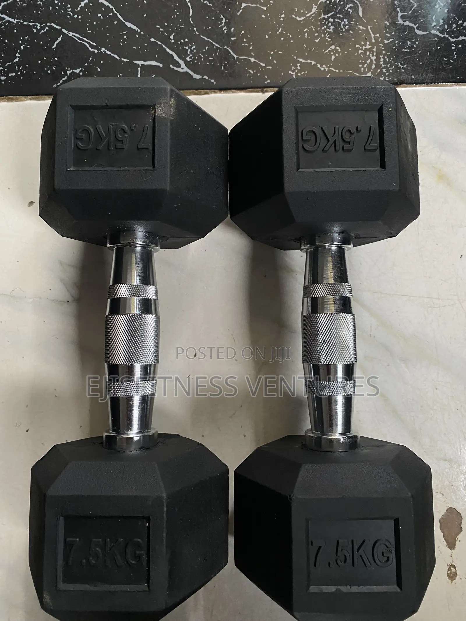 A Pair of 7.5kg Hexagon Dumbell