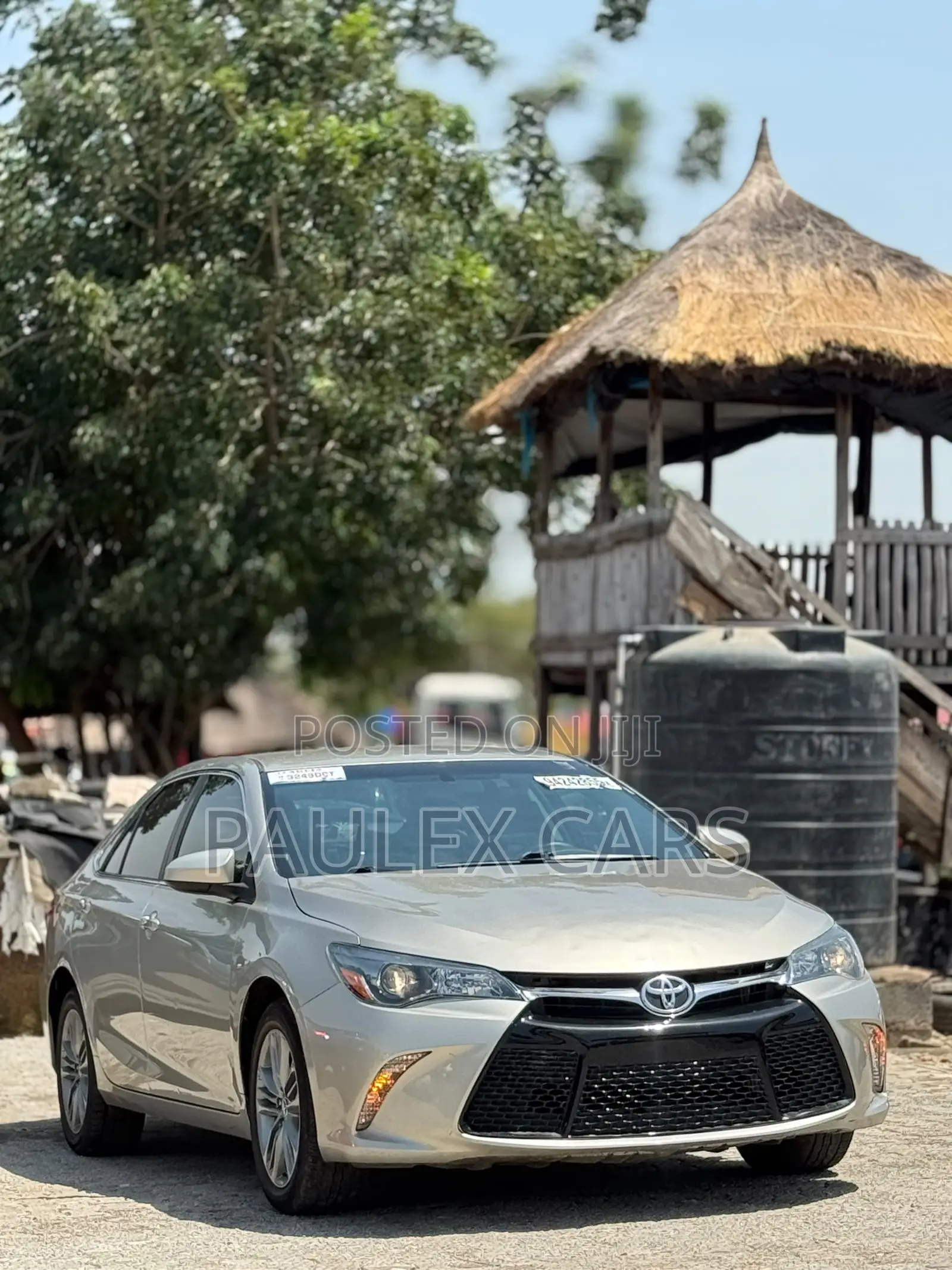 Toyota Camry SE 4dr Sedan (2.5L 4cyl 6A) 2016 Gold