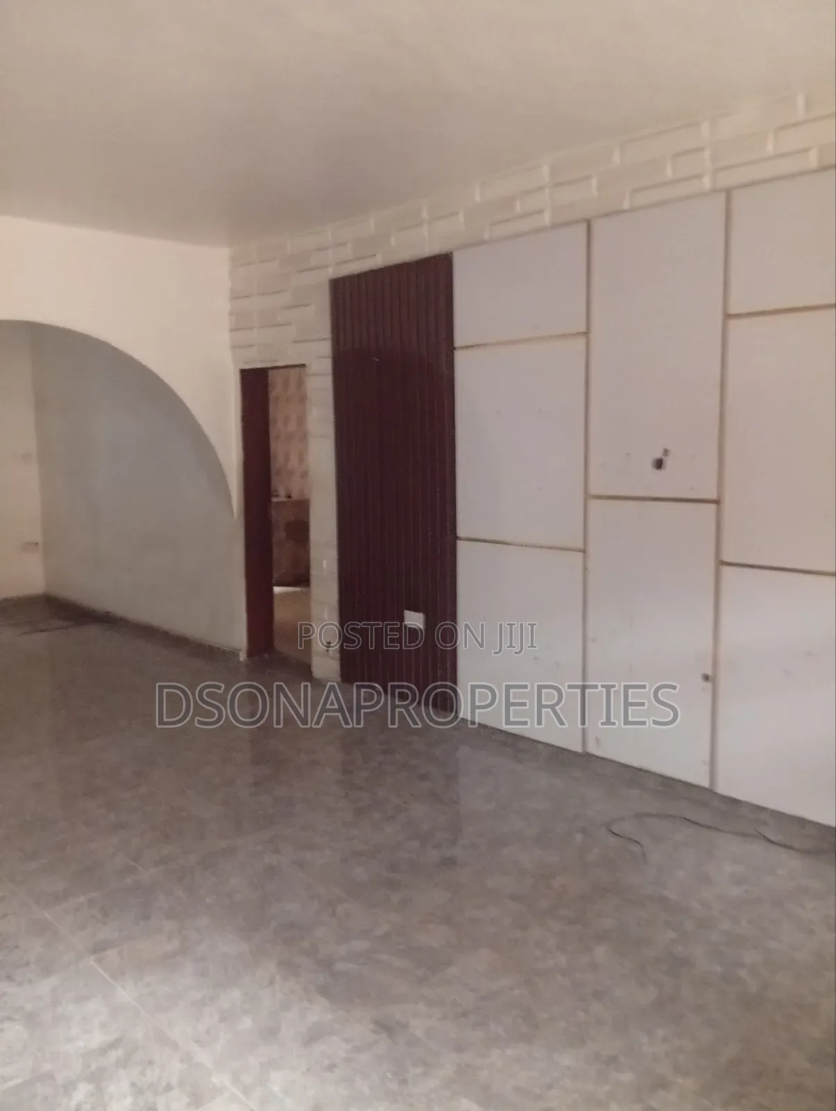 4bdrm Apartment in Monsol Close To, New Oko Oba for rent