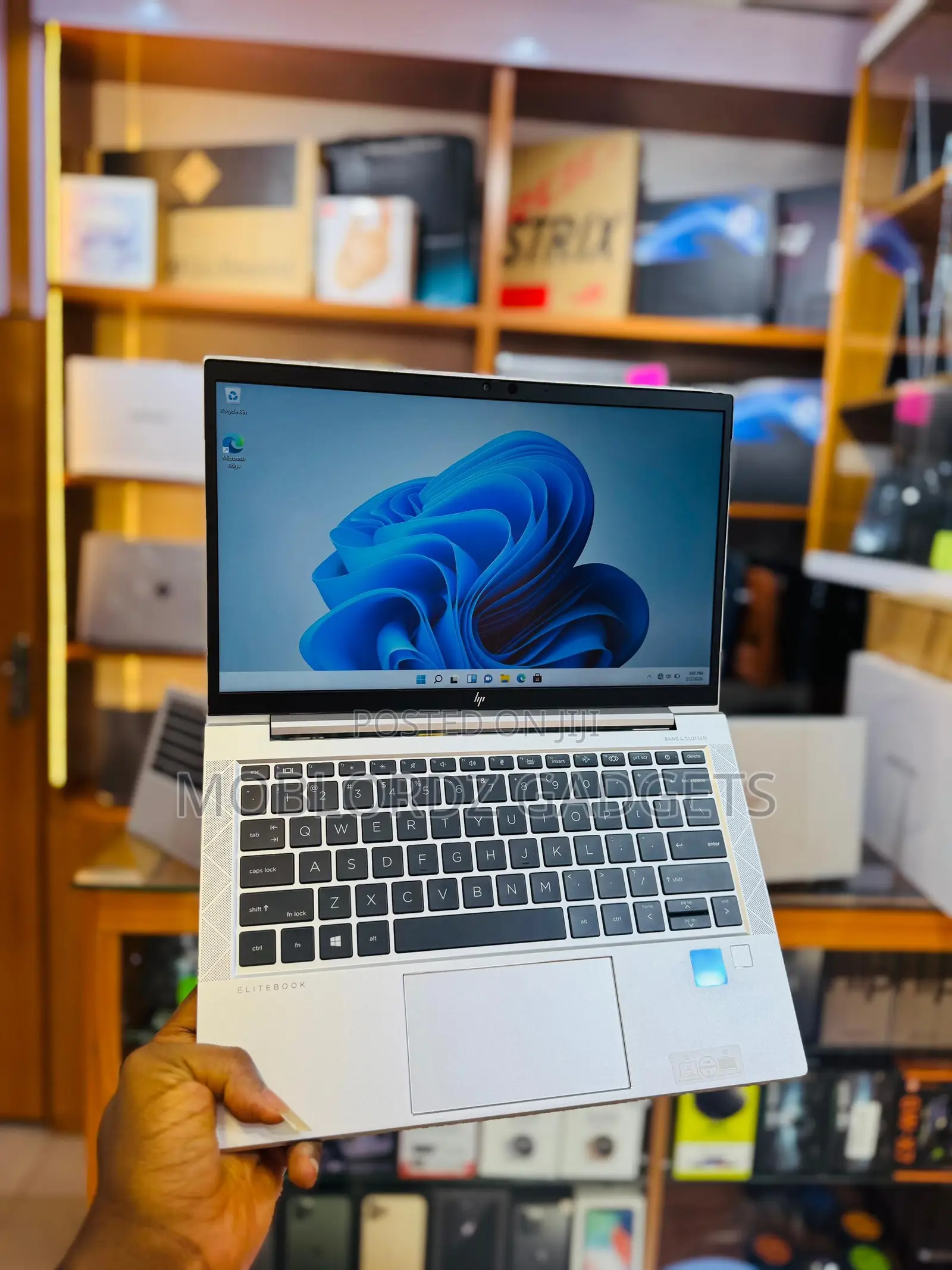 Laptop HP EliteBook 830 G8 16GB Intel Core i7 SSD 512GB