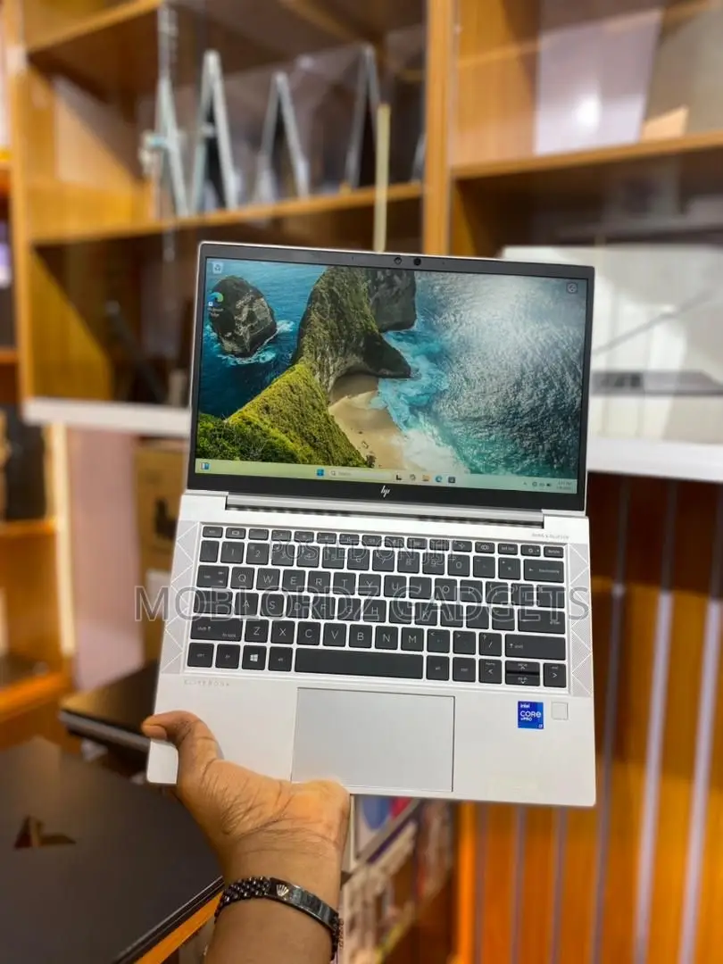 Laptop HP EliteBook 830 G8 16GB Intel Core i7 SSD 512GB