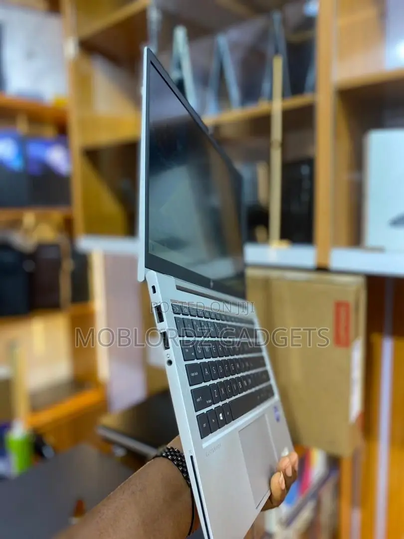 Laptop HP EliteBook 830 G8 16GB Intel Core i7 SSD 512GB
