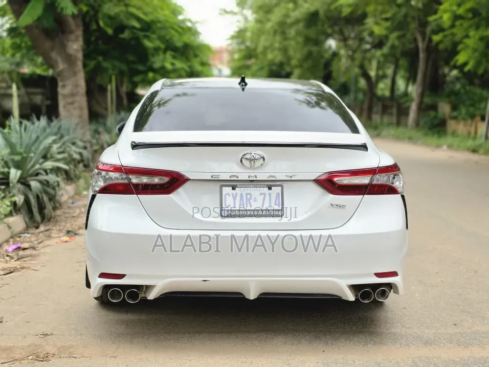 Toyota Camry XSE FWD (2.5L 4cyl 8AM) 2018 White